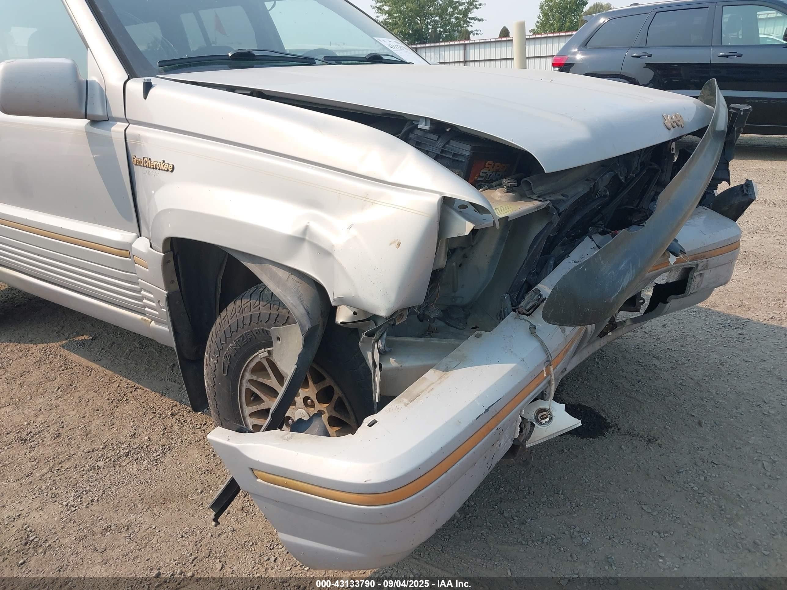 1995 Jeep Grand Cherokee Limited/orvis Silver vin: 1J4GZ78S3SC535001
