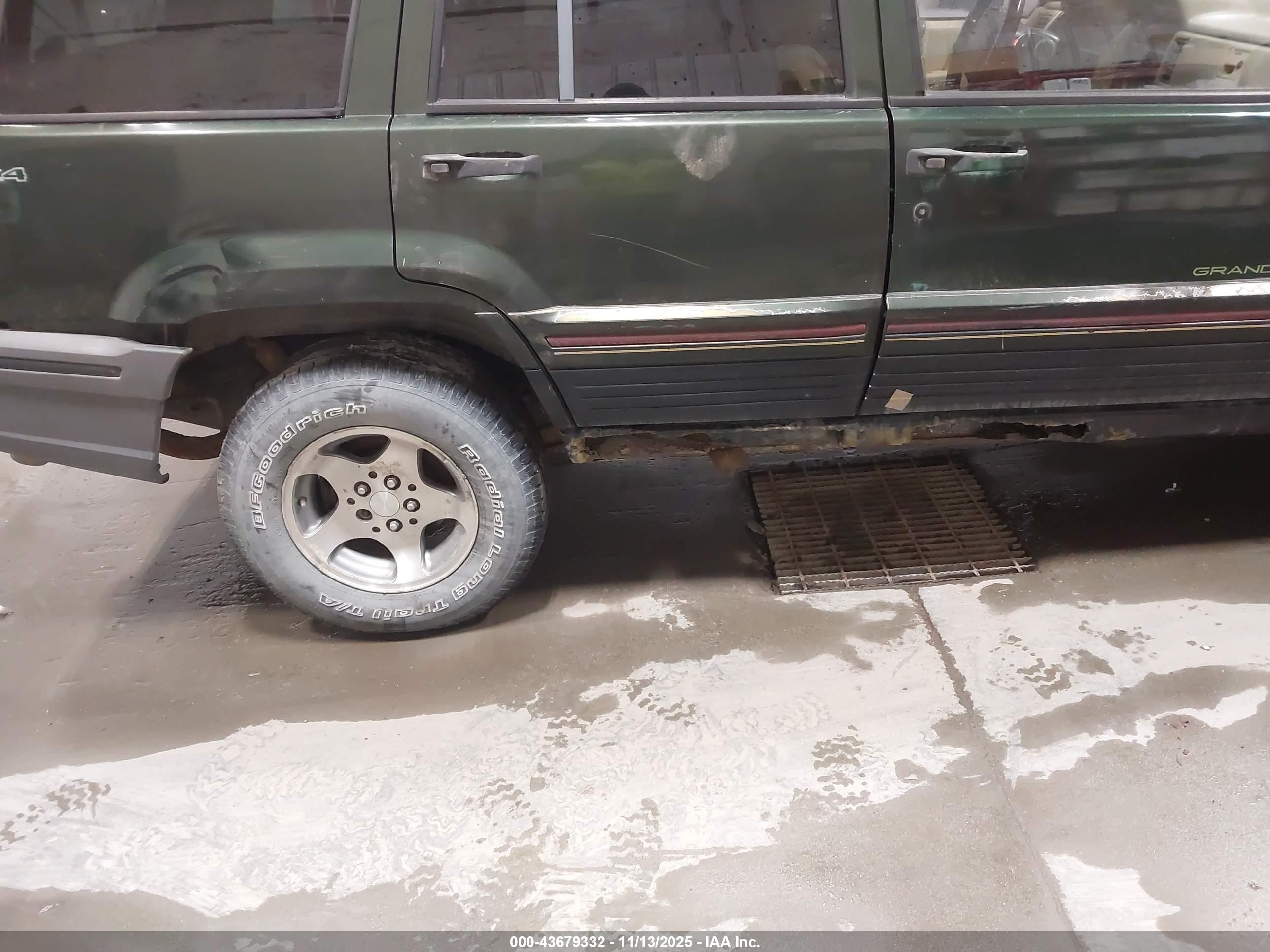 1995 Jeep Grand Cherokee Limited/orvis Green vin: 1J4GZ78Y3SC738314