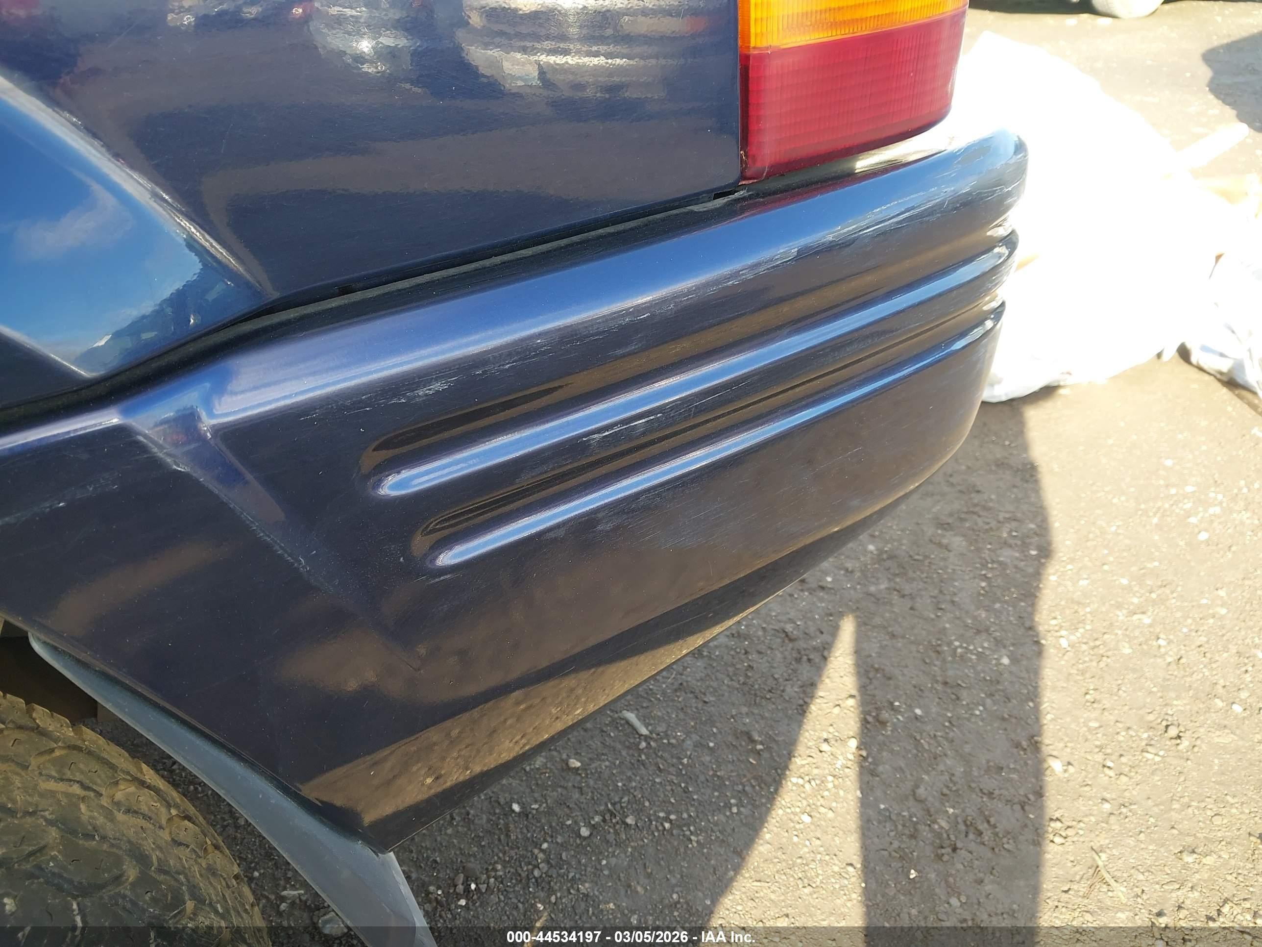 1998 Jeep Grand Cherokee Limited Blue vin: 1J4GZ78Y9WC240494
