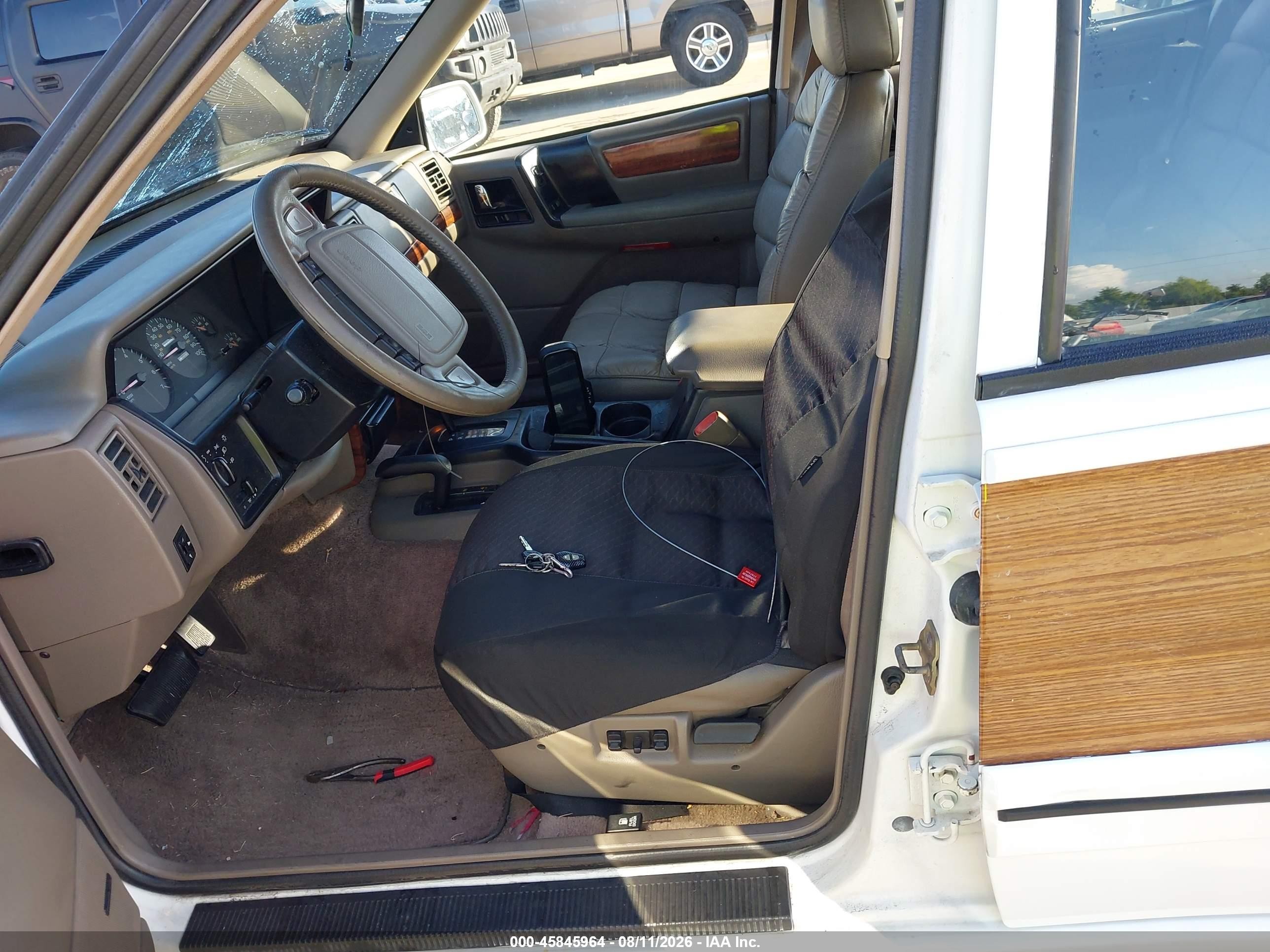 1993 Jeep Grand Cherokee Sport White vin: 1J4GZ88Y3PC632667