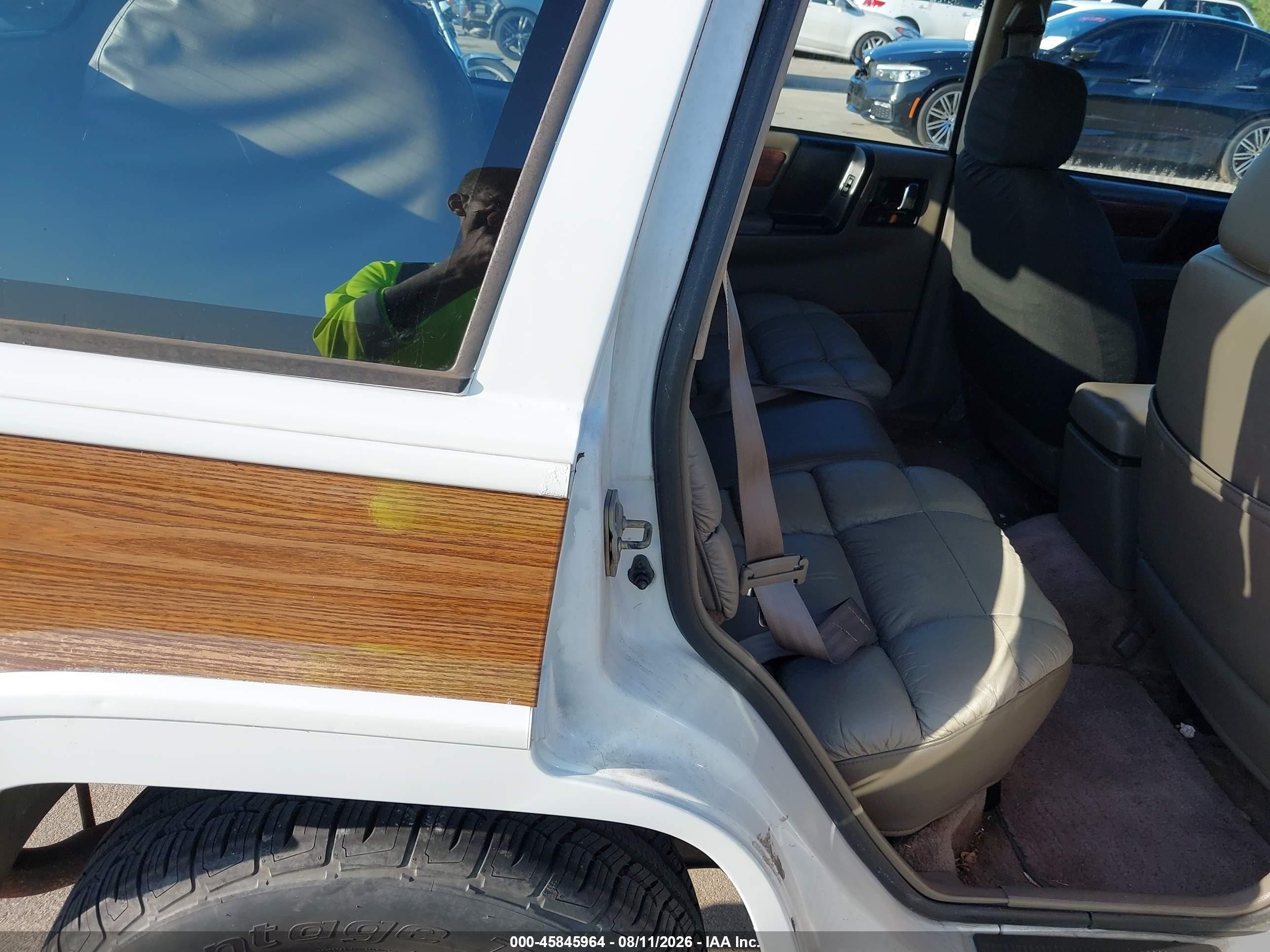 1993 Jeep Grand Cherokee Sport White vin: 1J4GZ88Y3PC632667