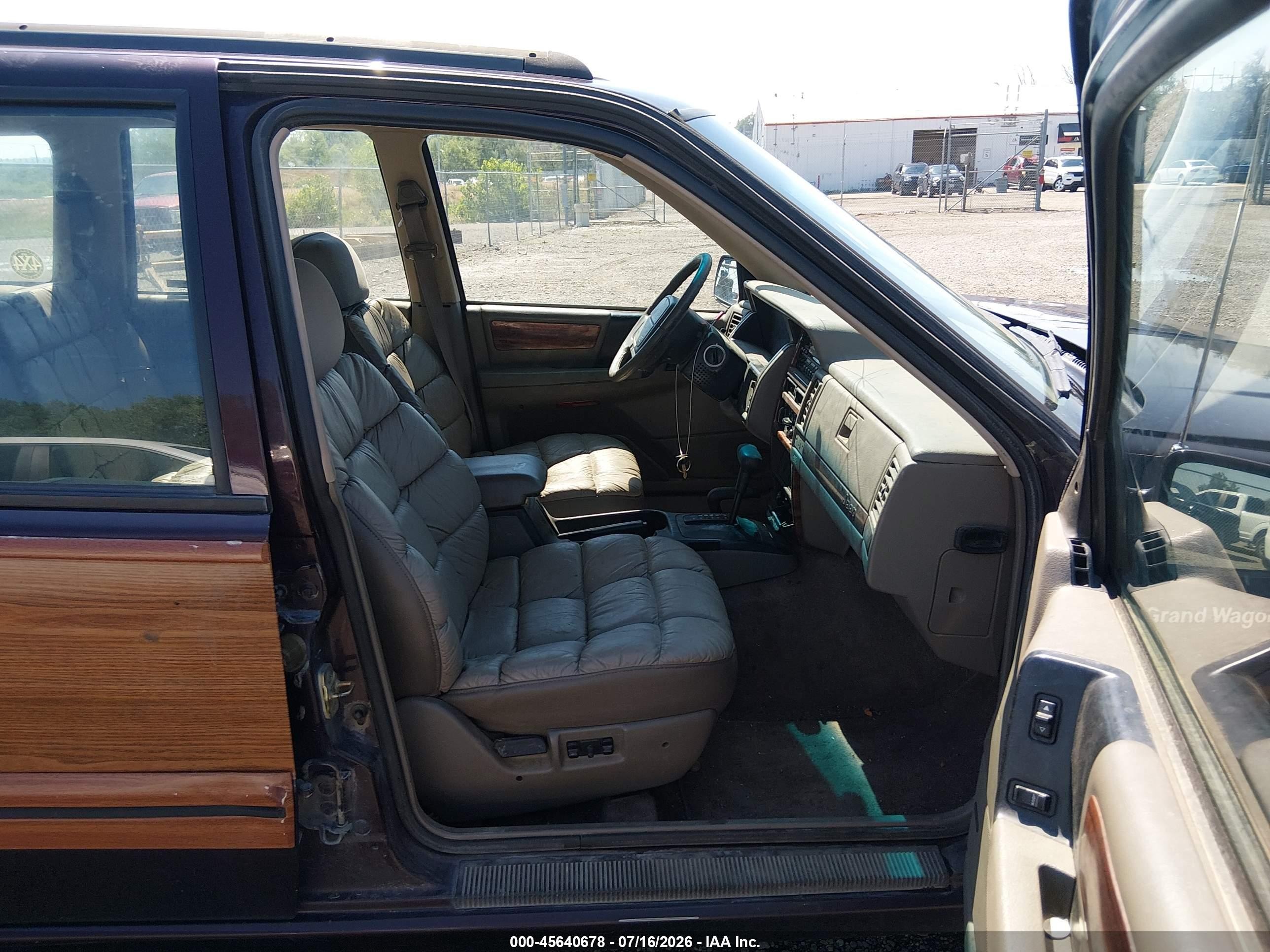 1993 Jeep Grand Cherokee Sport Burgundy vin: 1J4GZ88Y8PC714913