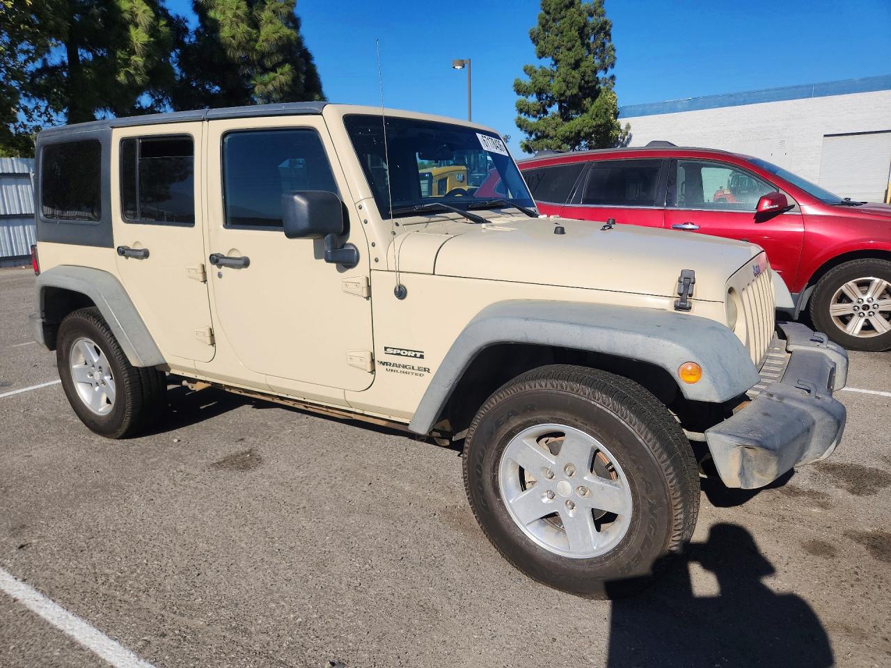 2011 Jeep Wrangler Unlimited Sport Beige vin: 1J4HA3H11BL561611