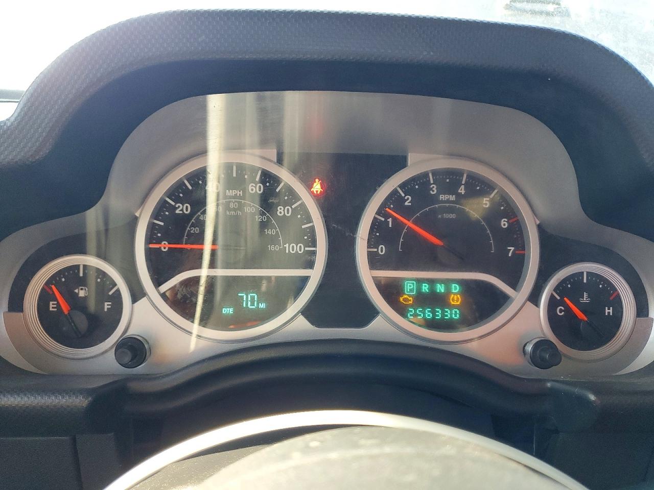 2010 Jeep Wrangler Unlimited Sport Green vin: 1J4HA3H12AL125218