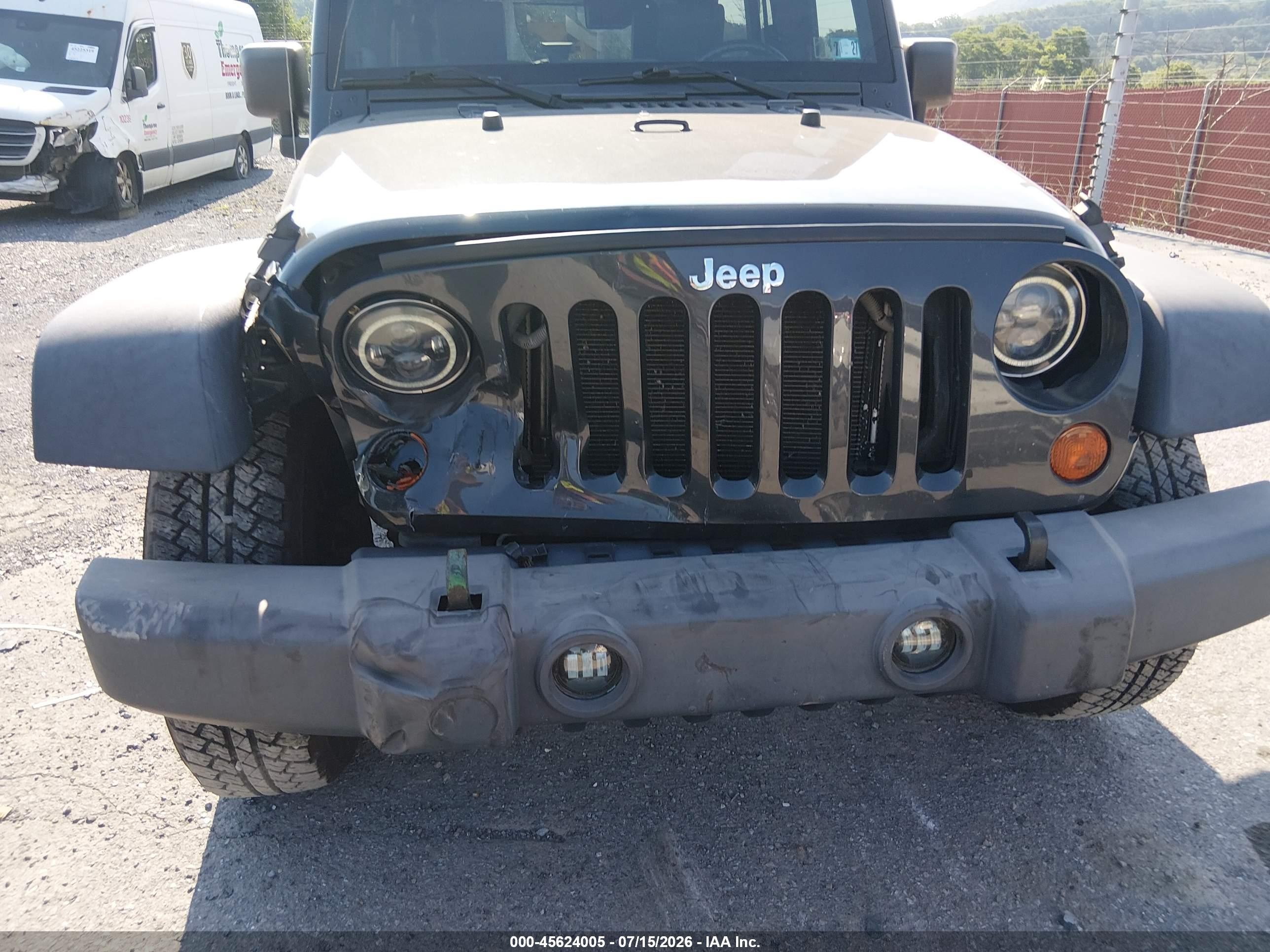2010 Jeep Wrangler Unlimited Sport Gray vin: 1J4HA3H16AL140952