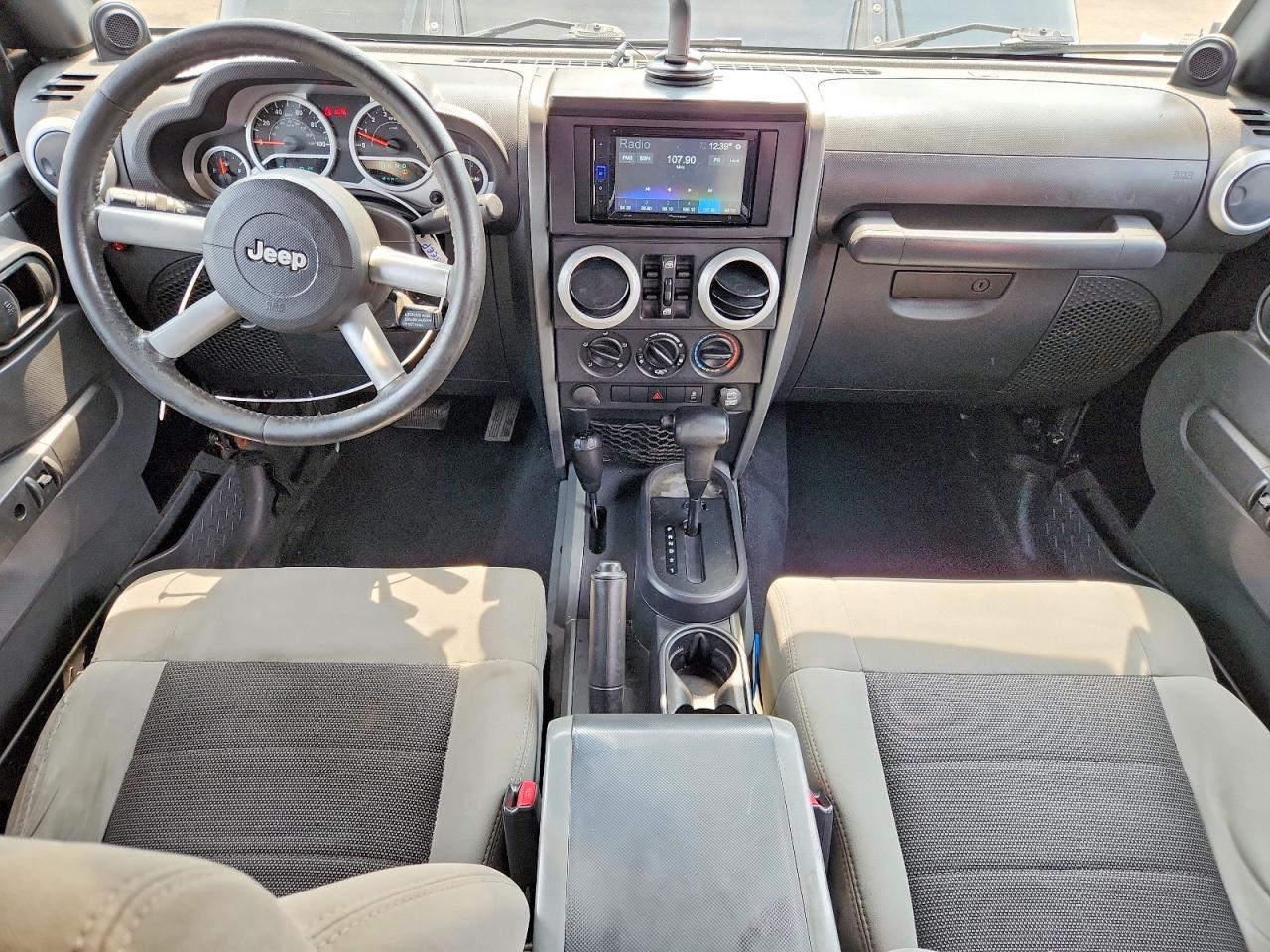 2010 Jeep Wrangler Unlimited Sahara Black vin: 1J4HA5H10AL157290