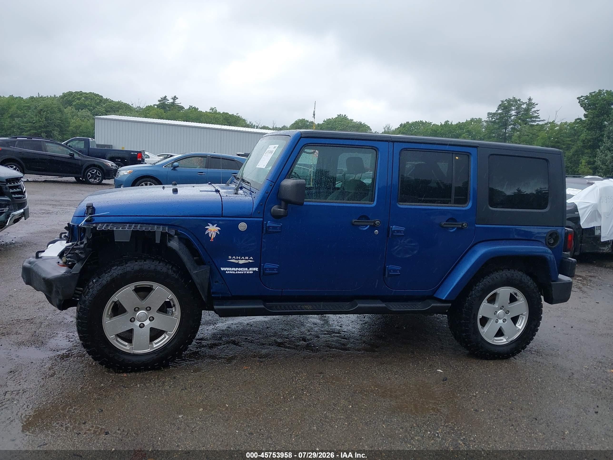 2010 Jeep Wrangler Unlimited Sahara Light Blue vin: 1J4HA5H10AL182268