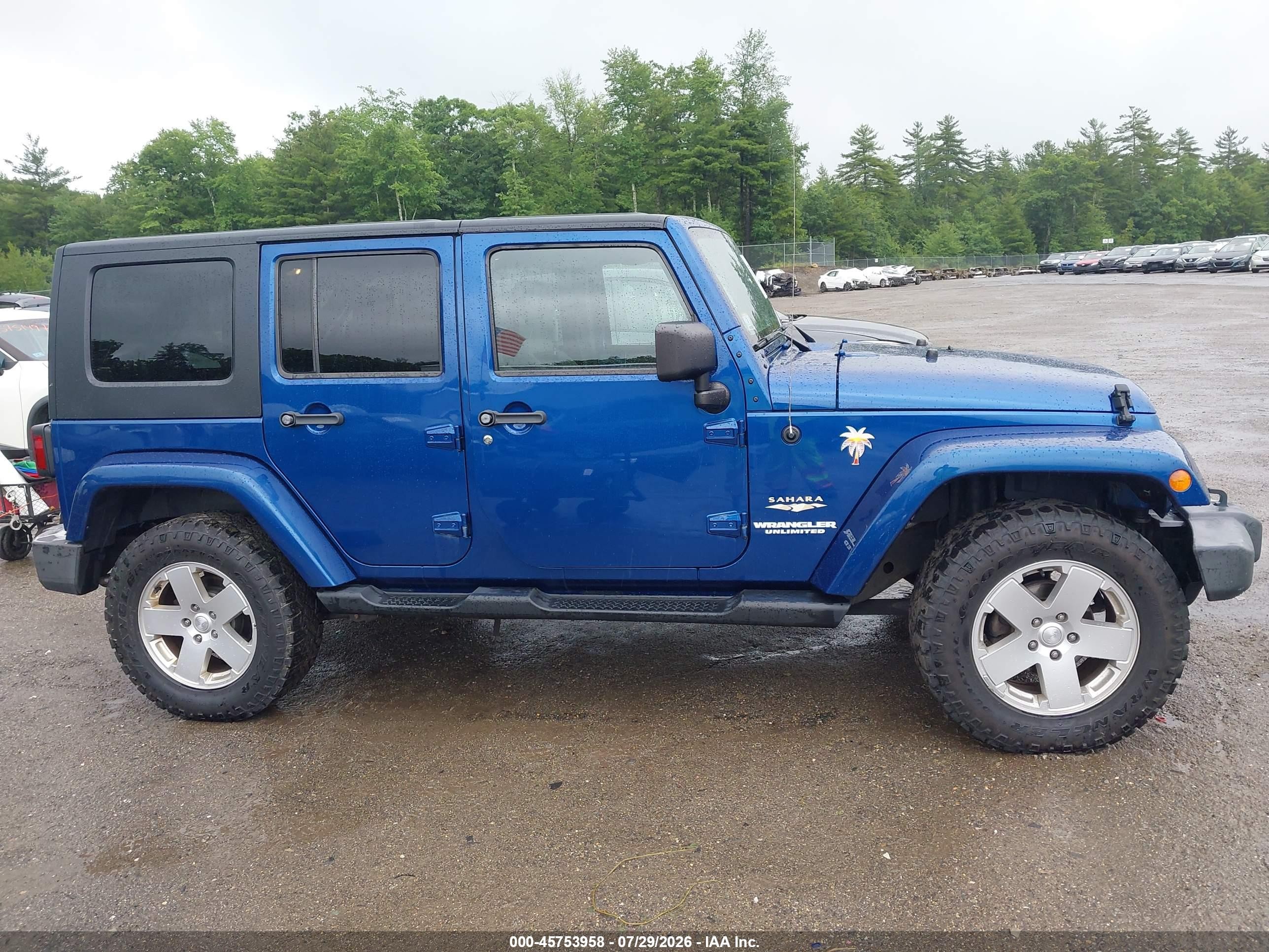 2010 Jeep Wrangler Unlimited Sahara Light Blue vin: 1J4HA5H10AL182268