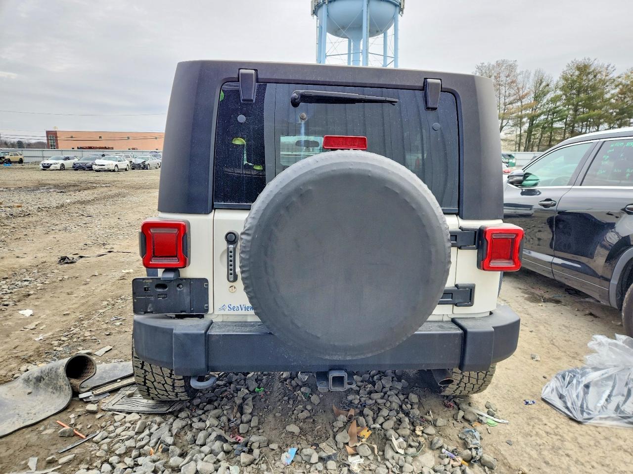 2010 Jeep Wrangler Unlimited Sahara White vin: 1J4HA5H10AL214152