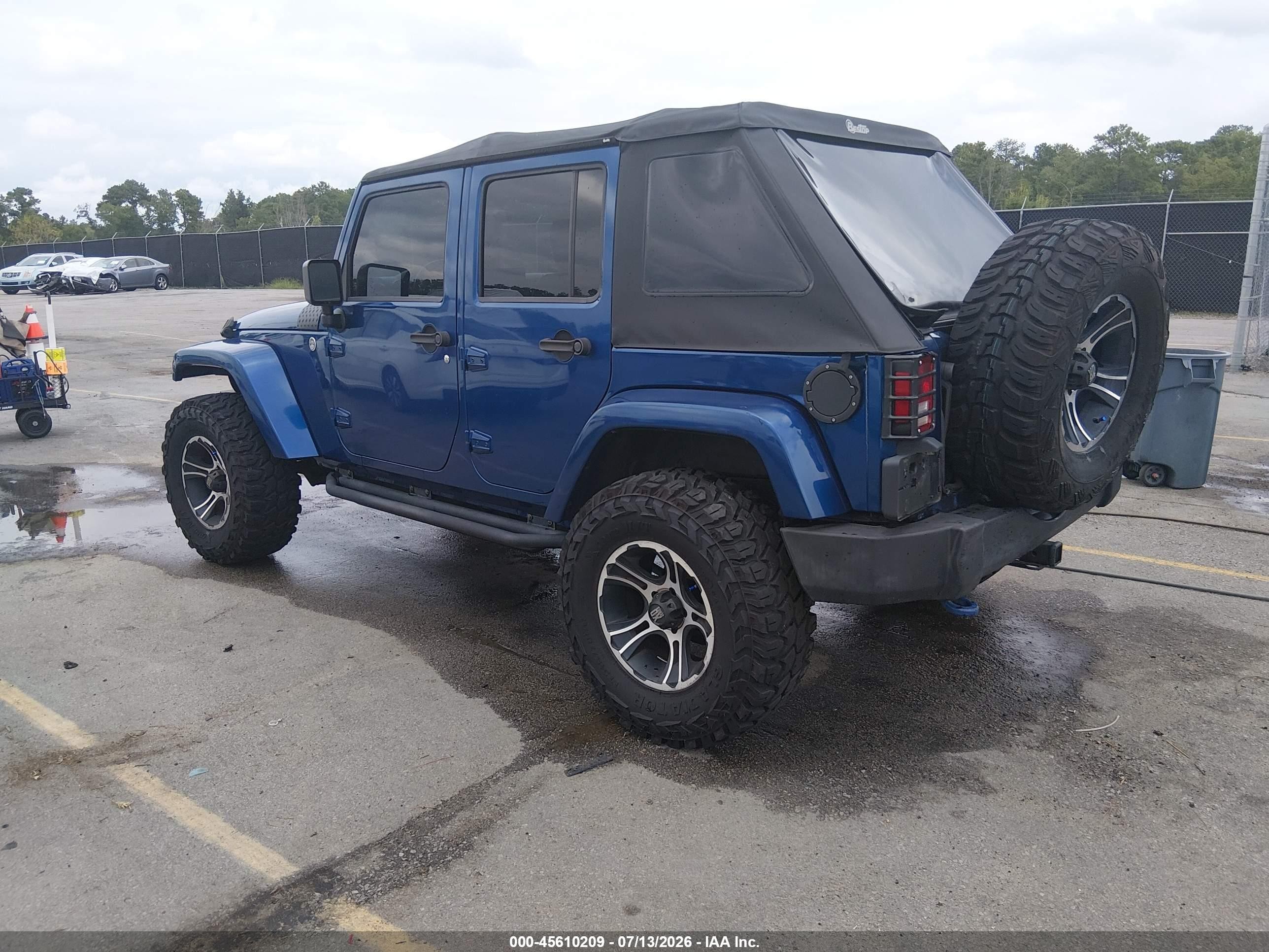 2010 Jeep Wrangler Unlimited Sahara Blue vin: 1J4HA5H11AL146251