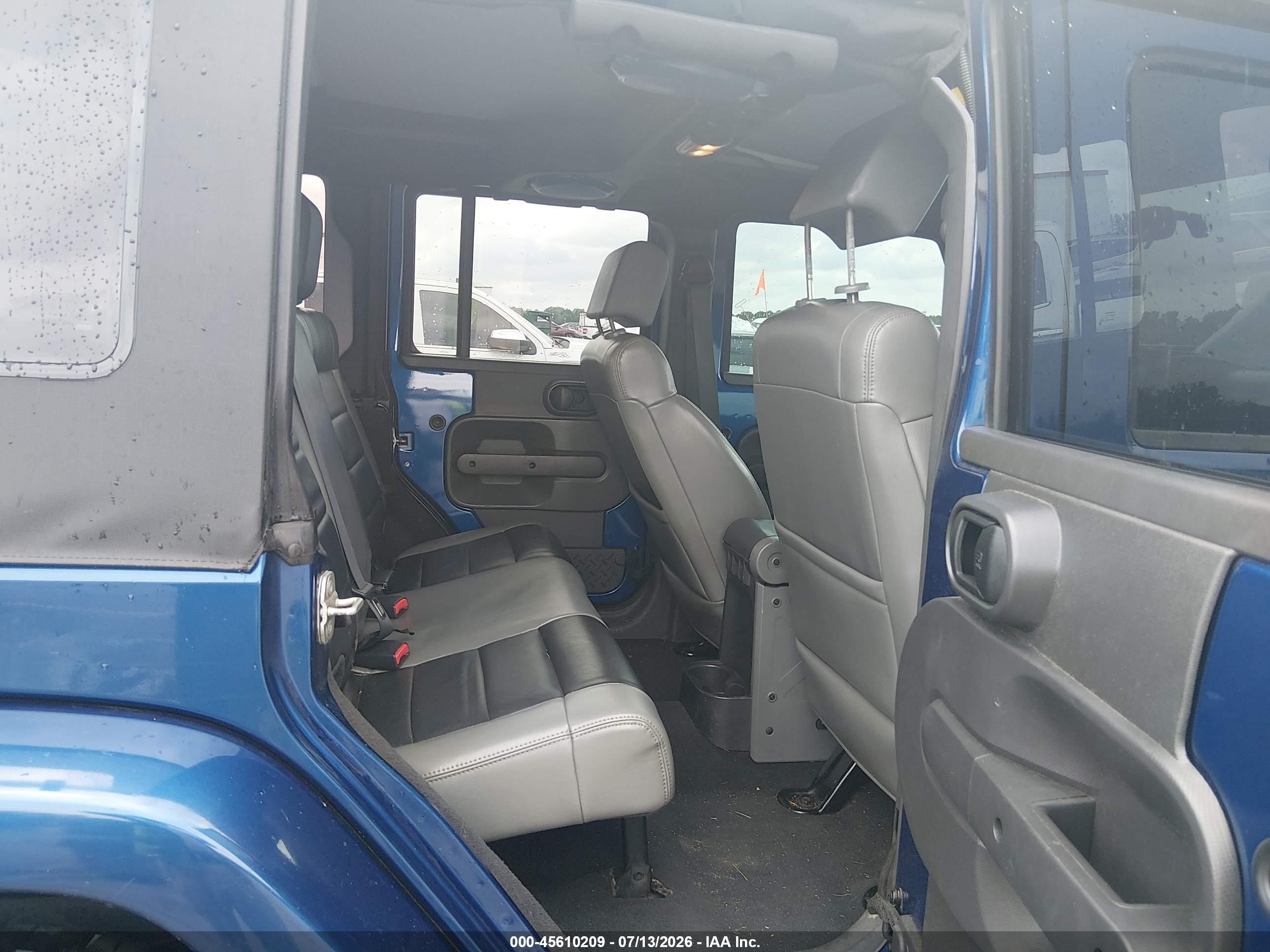 2010 Jeep Wrangler Unlimited Sahara Blue vin: 1J4HA5H11AL146251