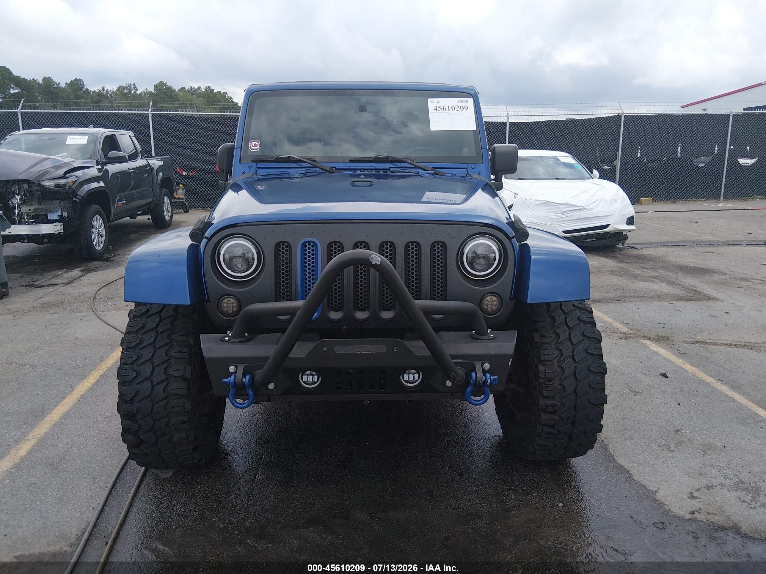 2010 Jeep Wrangler Unlimited Sahara Blue vin: 1J4HA5H11AL146251