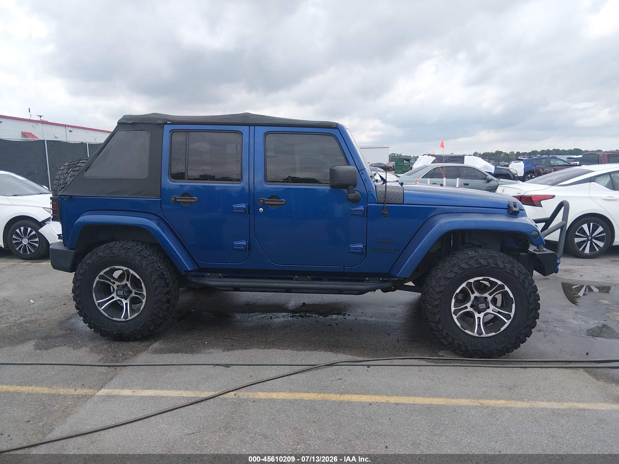2010 Jeep Wrangler Unlimited Sahara Blue vin: 1J4HA5H11AL146251