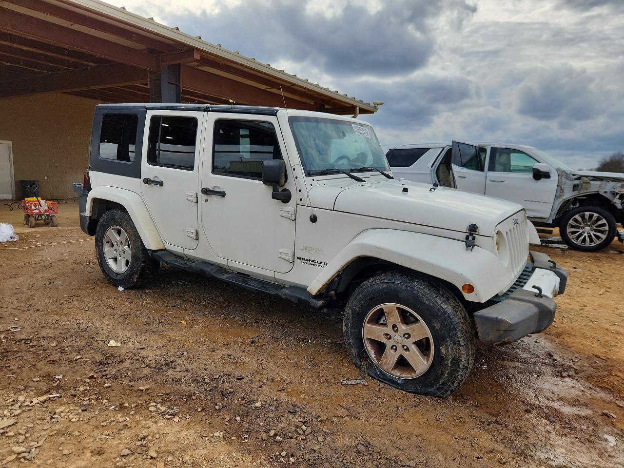 2010 Jeep Wrangler Unlimited Sahara White vin: 1J4HA5H11AL151241