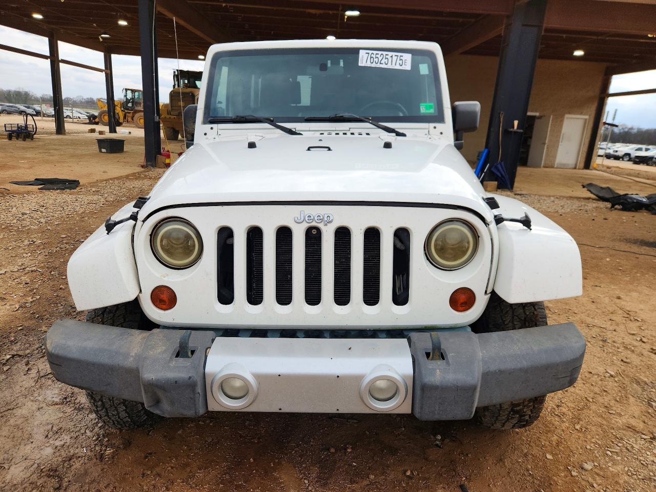 2010 Jeep Wrangler Unlimited Sahara White vin: 1J4HA5H11AL151241