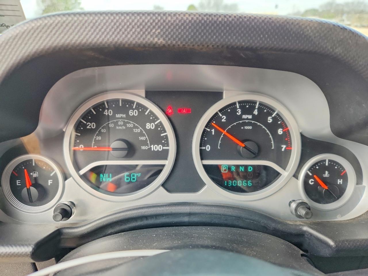 2010 Jeep Wrangler Unlimited Sahara White vin: 1J4HA5H11AL151241
