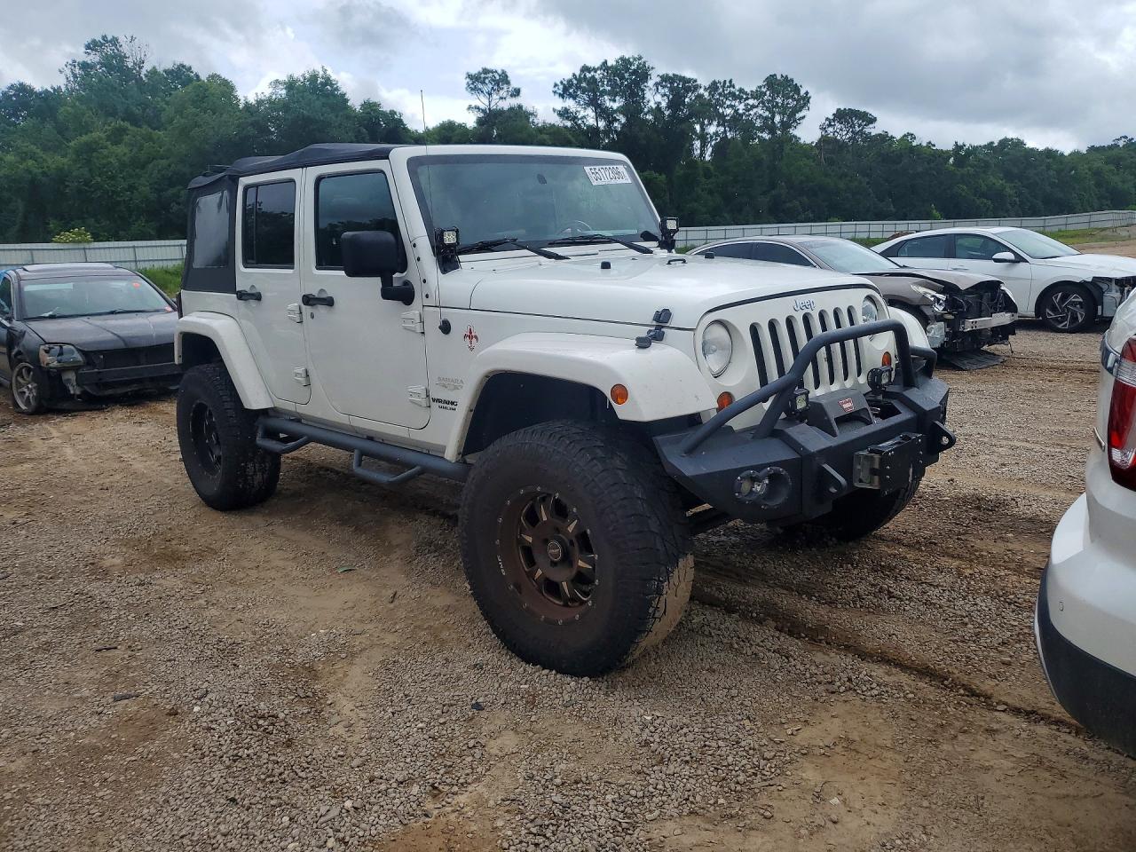 2010 Jeep Wrangler Unlimited Sahara White vin: 1J4HA5H11AL156827
