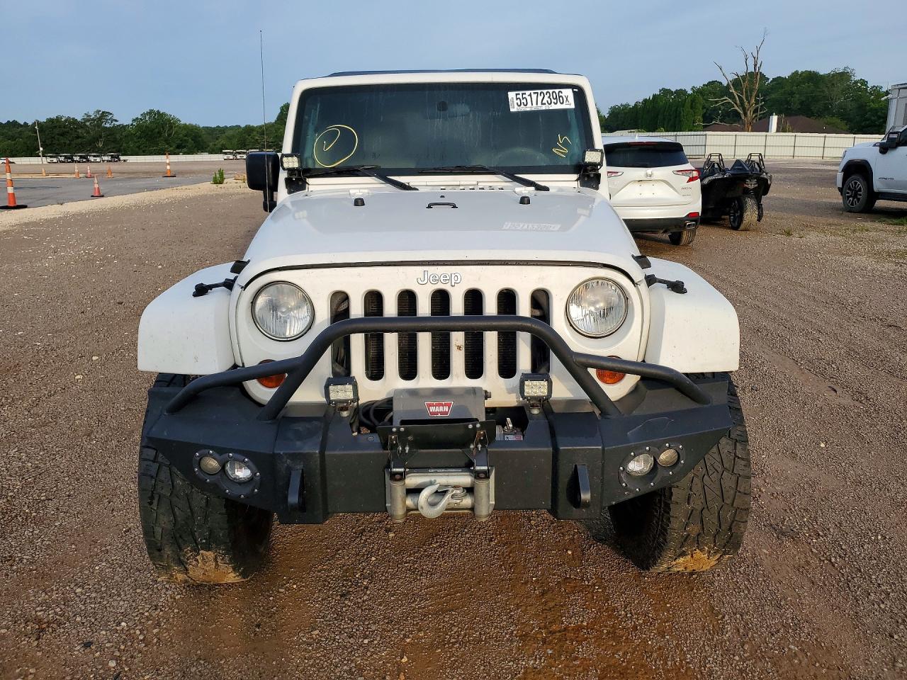 2010 Jeep Wrangler Unlimited Sahara White vin: 1J4HA5H11AL156827
