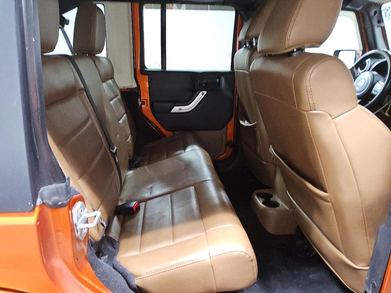 2011 Jeep Wrangler Unlimited Sahara Orange vin: 1J4HA5H11BL542536