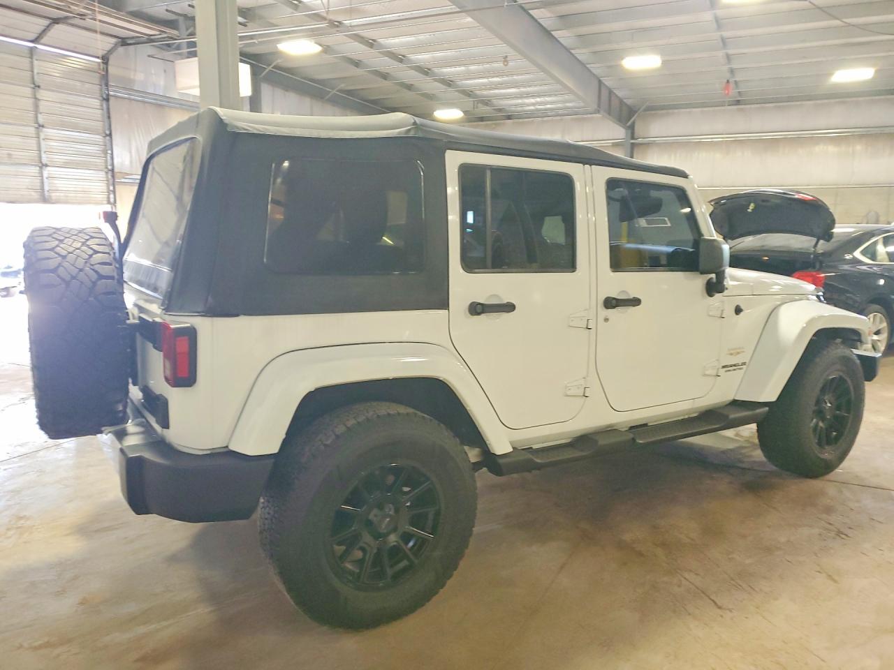 2011 Jeep Wrangler Unlimited Sahara White vin: 1J4HA5H11BL595236
