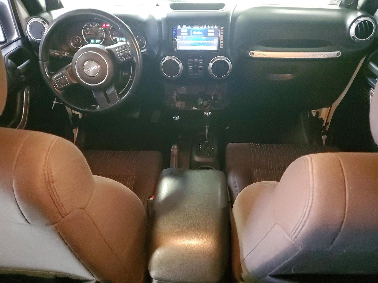 2011 Jeep Wrangler Unlimited Sahara White vin: 1J4HA5H11BL595236