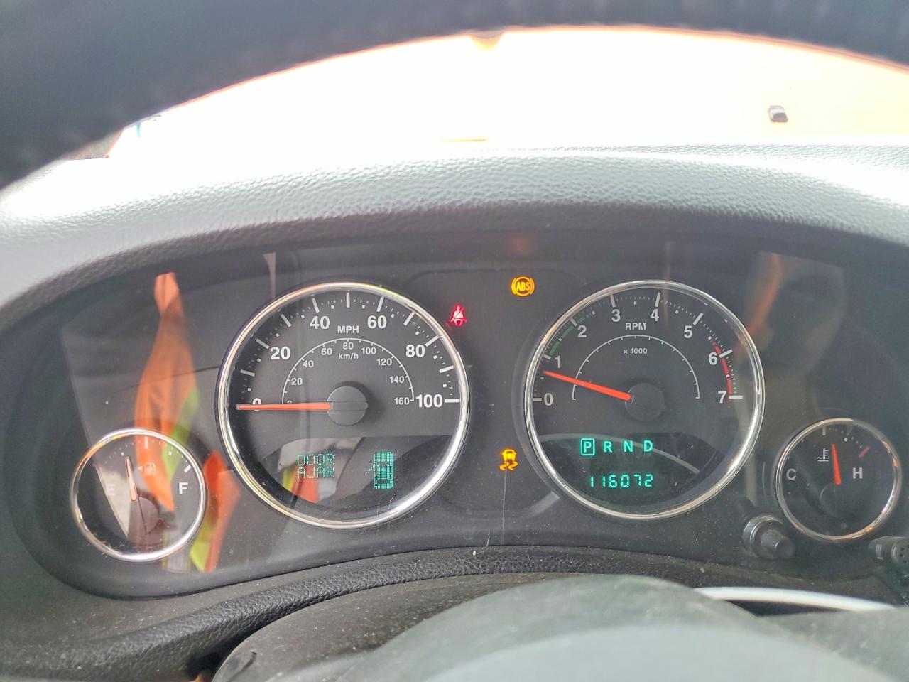 2011 Jeep Wrangler Unlimited Orange vin: 1J4HA5H11BL627103