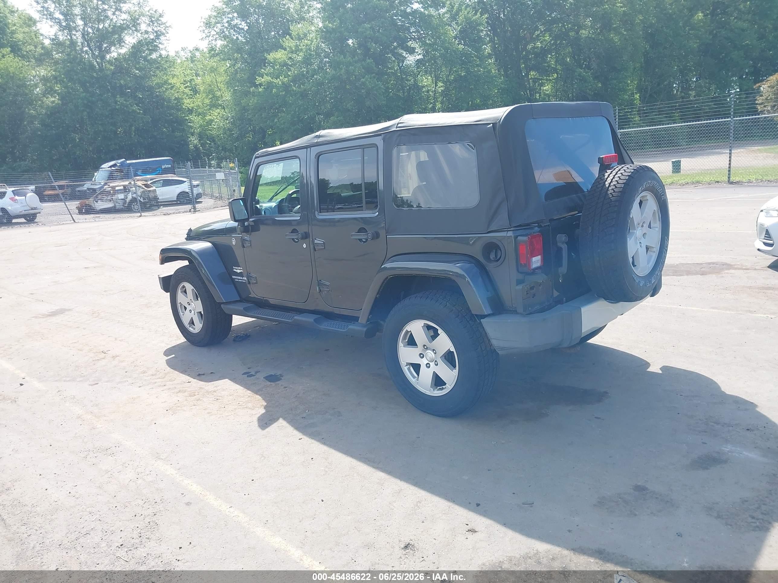 2010 Jeep Wrangler Unlimited Sahara Серый vin: 1J4HA5H14AL125667