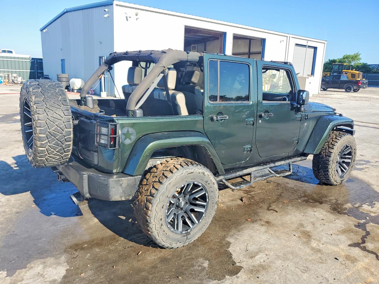 2010 Jeep Wrangler Unlimited Sahara Green vin: 1J4HA5H15AL146026
