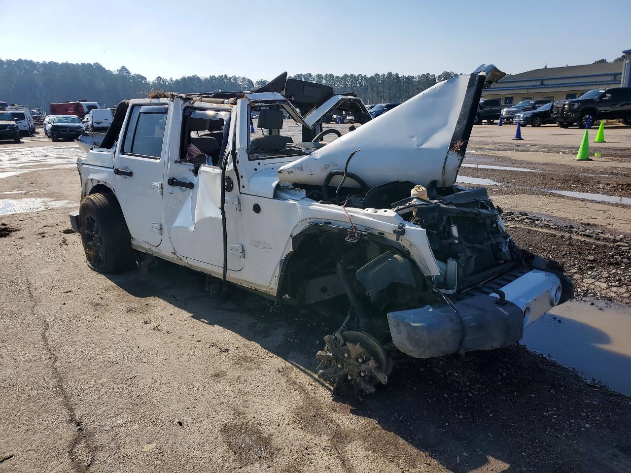 2010 Jeep Wrangler Unlimited Sahara White vin: 1J4HA5H15AL202949