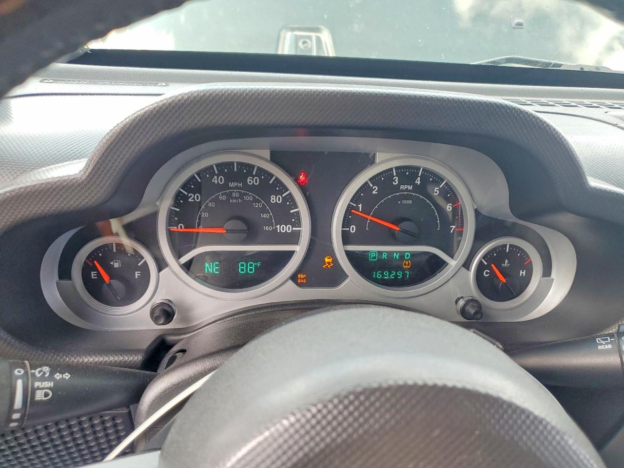 2010 Jeep Wrangler Unlimited Sahara Green vin: 1J4HA5H16AL158993