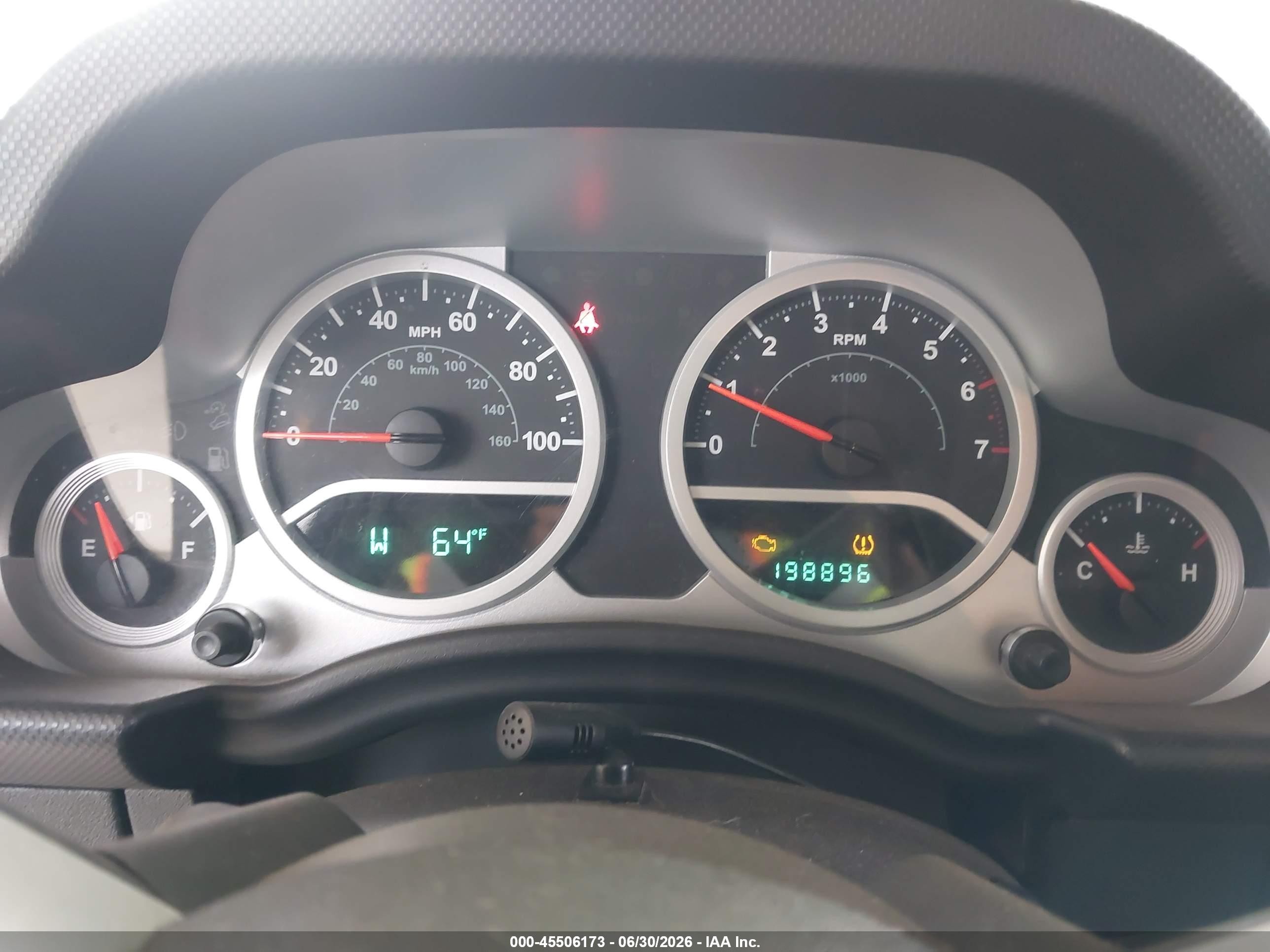 2010 Jeep Wrangler Unlimited Sahara Silver vin: 1J4HA5H17AL152894