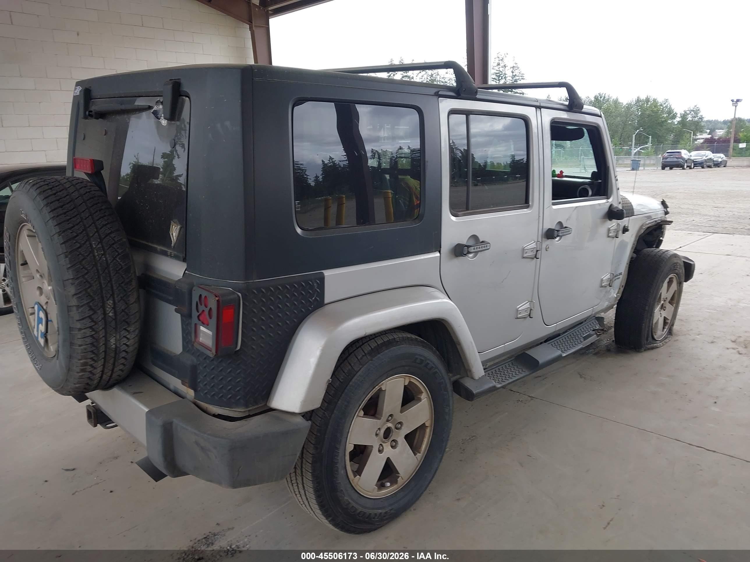 2010 Jeep Wrangler Unlimited Sahara Silver vin: 1J4HA5H17AL152894