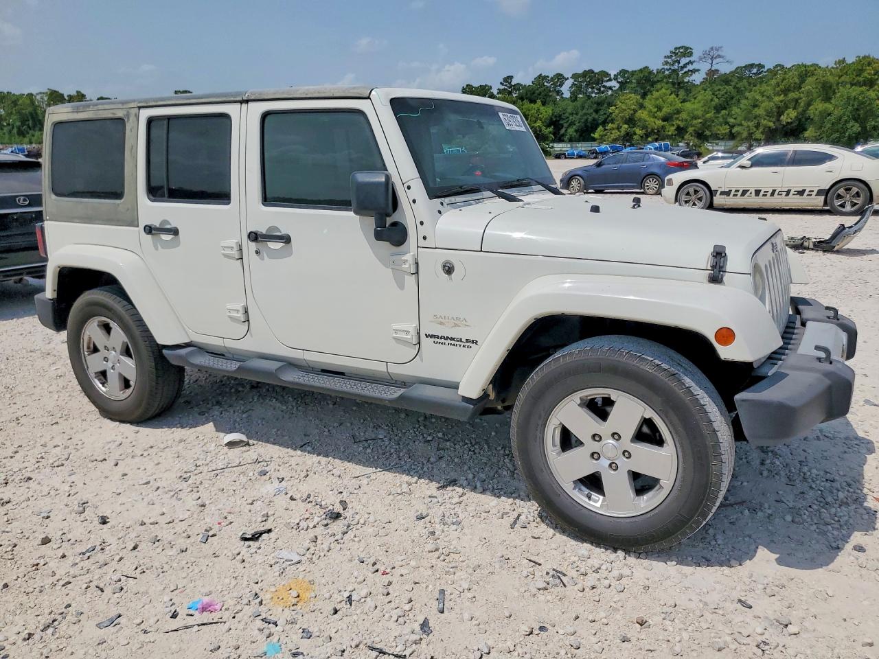 2010 Jeep Wrangler Unlimited Sahara White vin: 1J4HA5H17AL221373