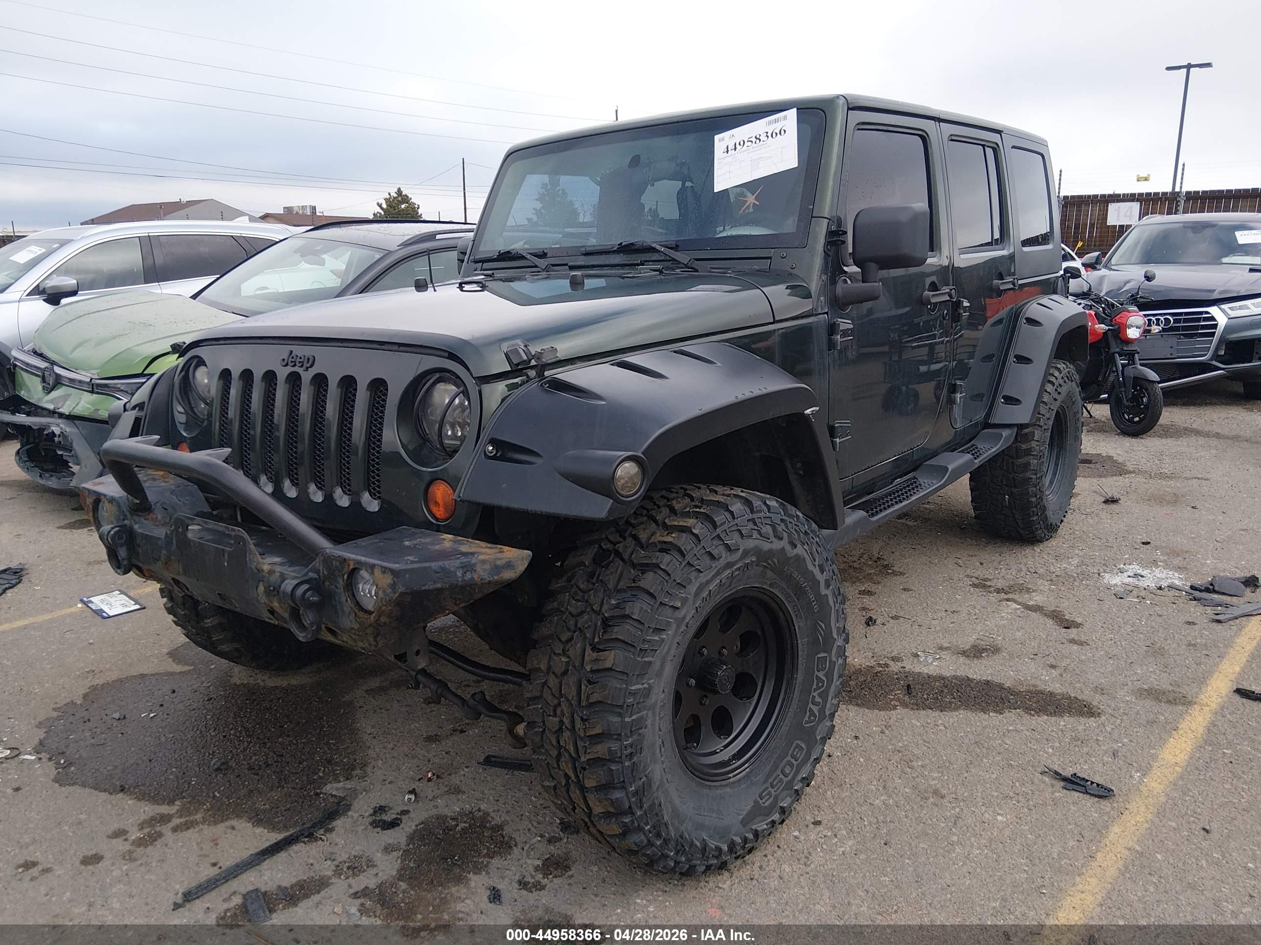 2010 Jeep Wrangler Unlimited Sahara Green vin: 1J4HA5H18AL159143