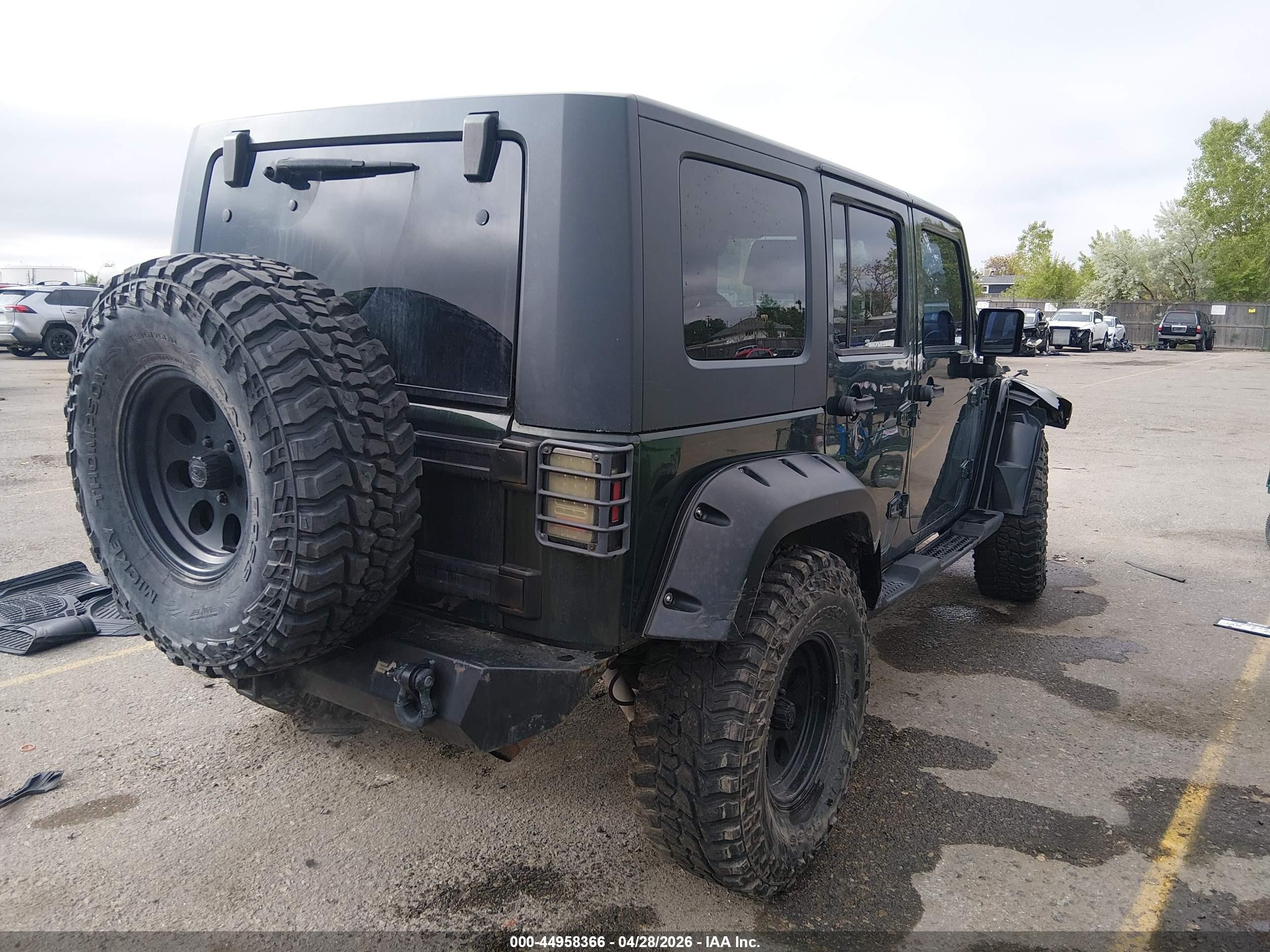 2010 Jeep Wrangler Unlimited Sahara Green vin: 1J4HA5H18AL159143