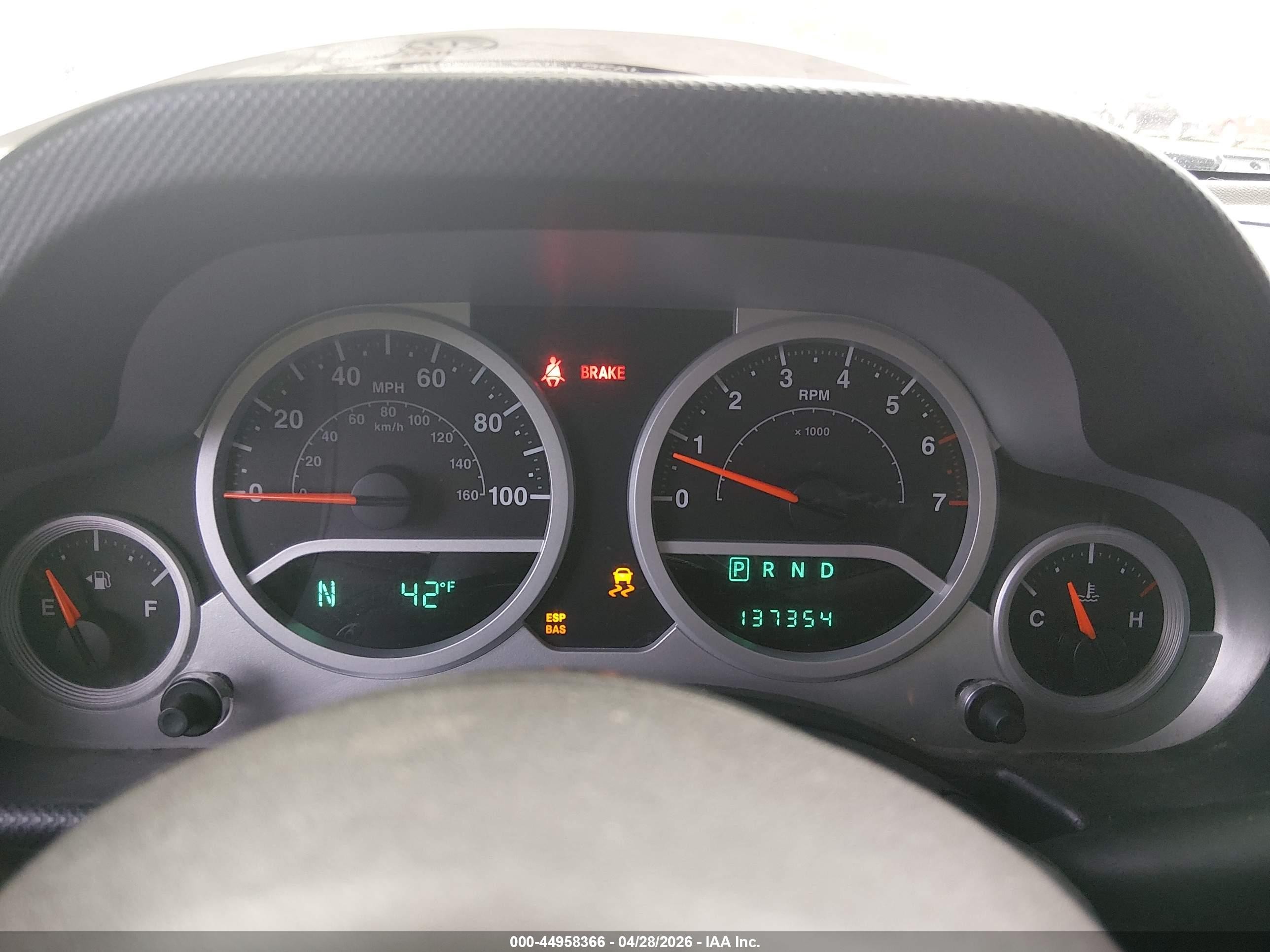 2010 Jeep Wrangler Unlimited Sahara Green vin: 1J4HA5H18AL159143