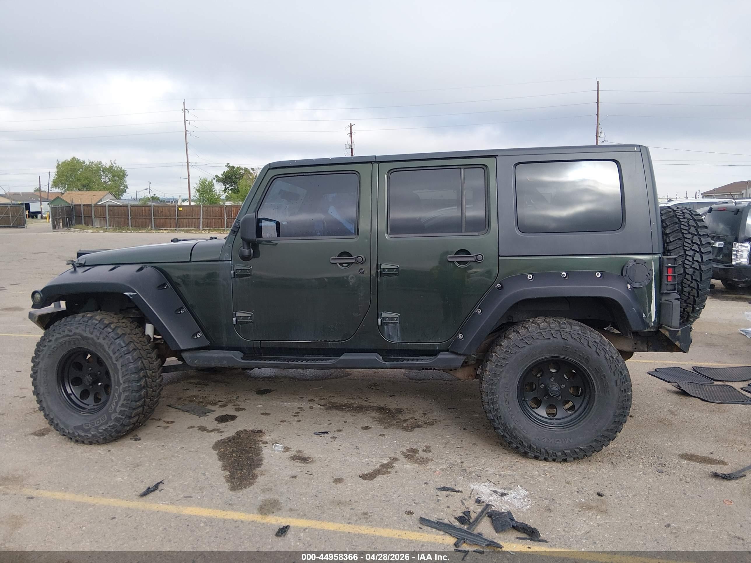 2010 Jeep Wrangler Unlimited Sahara Green vin: 1J4HA5H18AL159143