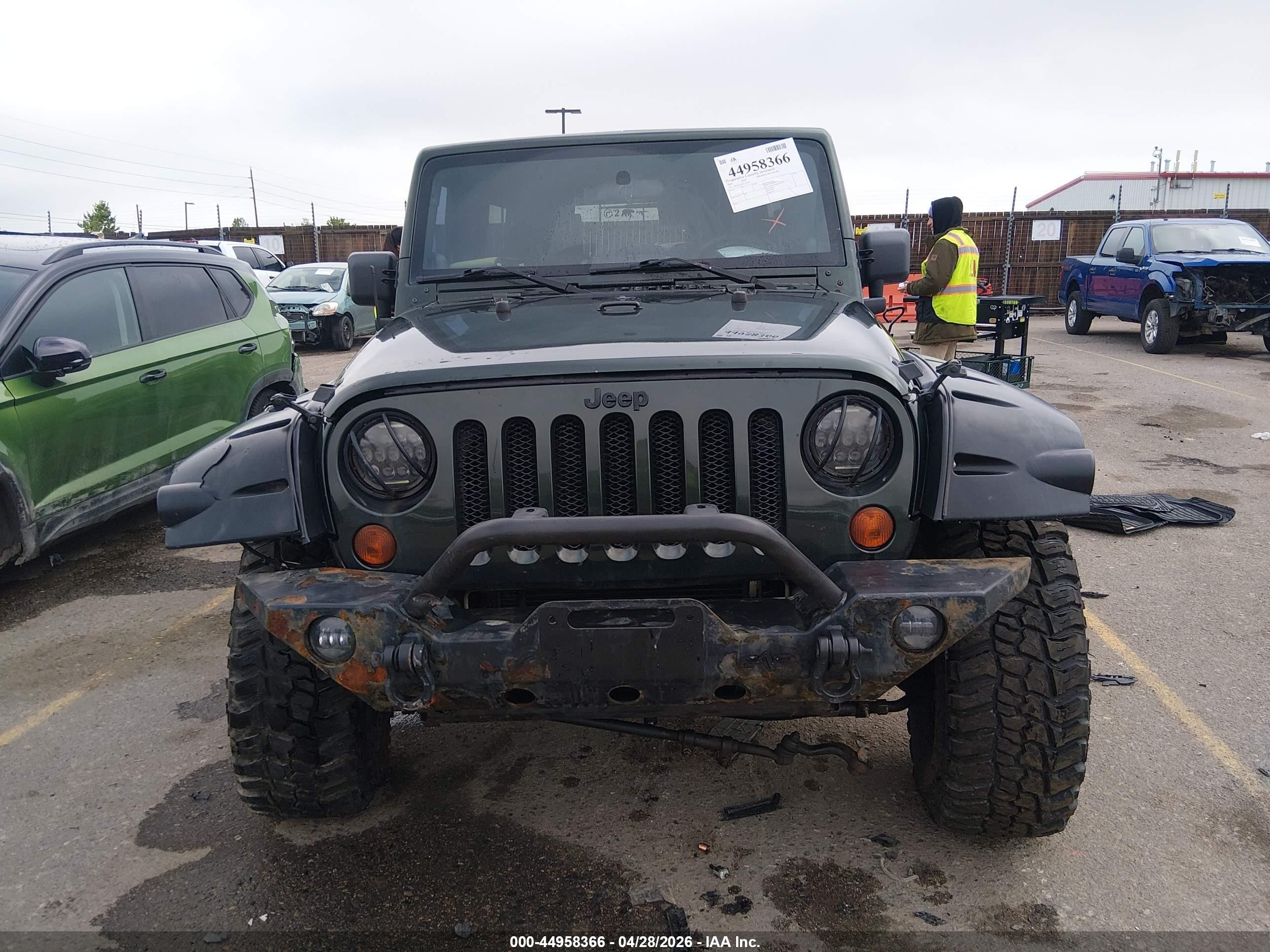 2010 Jeep Wrangler Unlimited Sahara Green vin: 1J4HA5H18AL159143