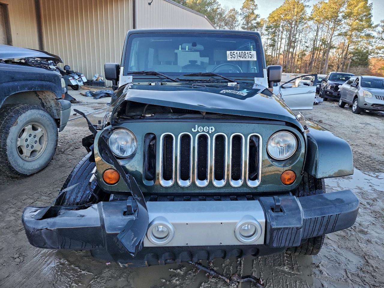 2010 Jeep Wrangler Unlimited Sahara Зеленый vin: 1J4HA5H18AL181711