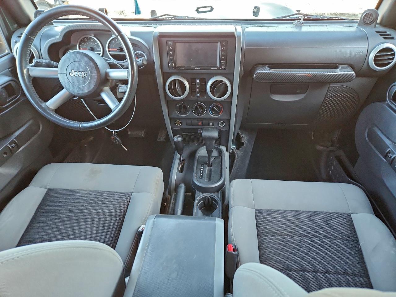 2010 Jeep Wrangler Unlimited Sahara Зеленый vin: 1J4HA5H18AL181711