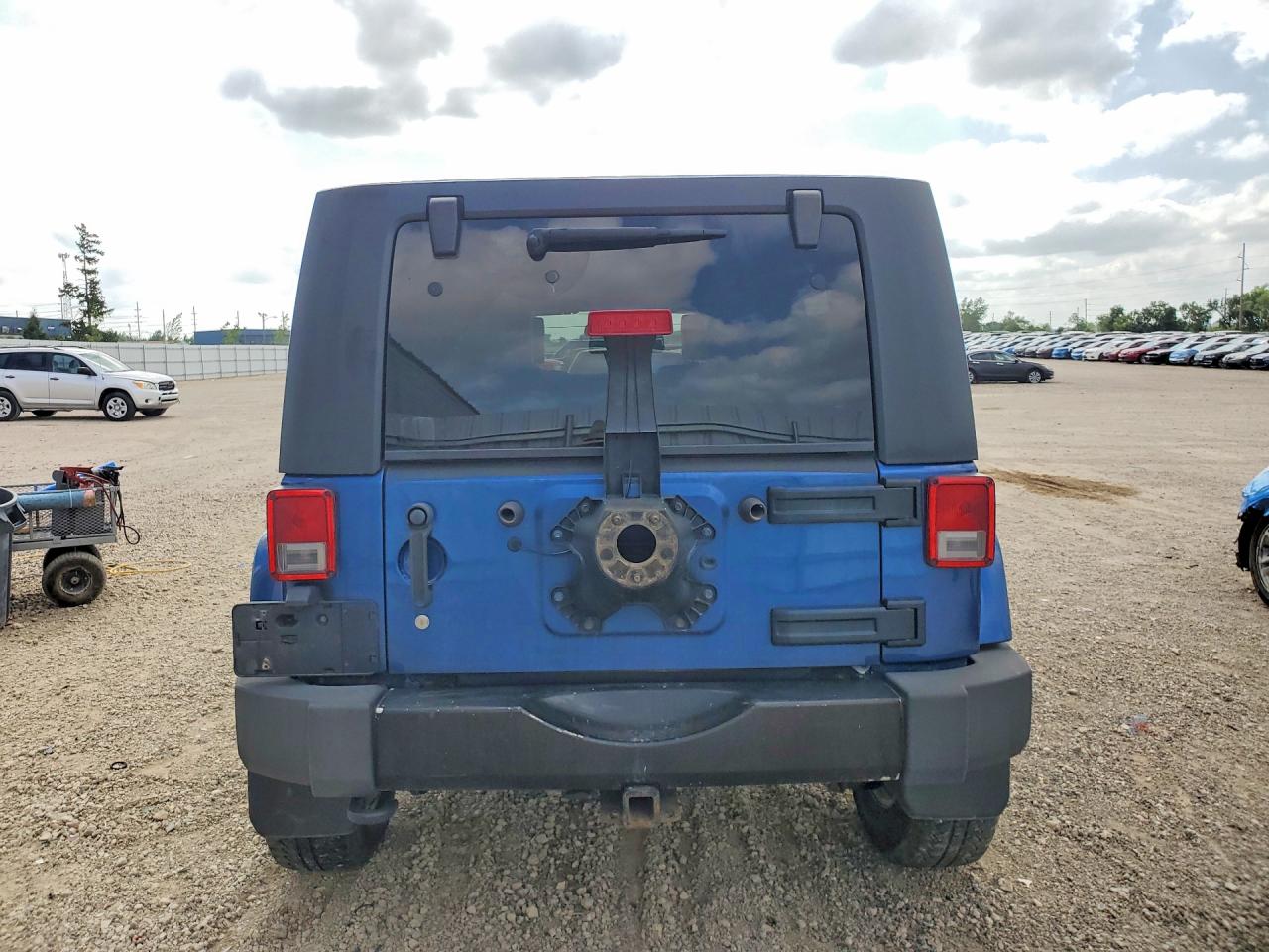 2010 Jeep Wrangler Unlimited Sahara Синий vin: 1J4HA5H1XAL163761