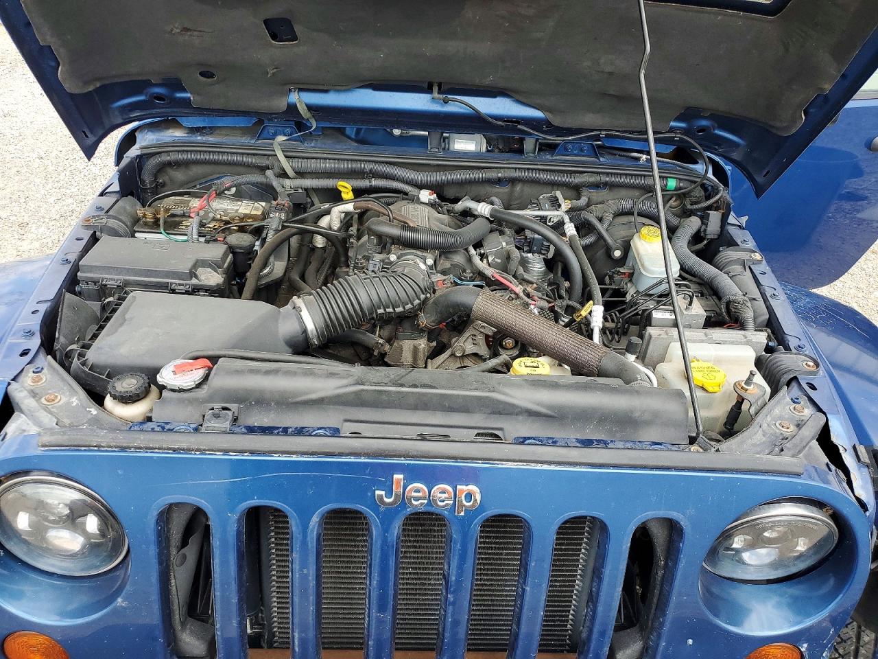 2010 Jeep Wrangler Unlimited Sahara Синий vin: 1J4HA5H1XAL163761