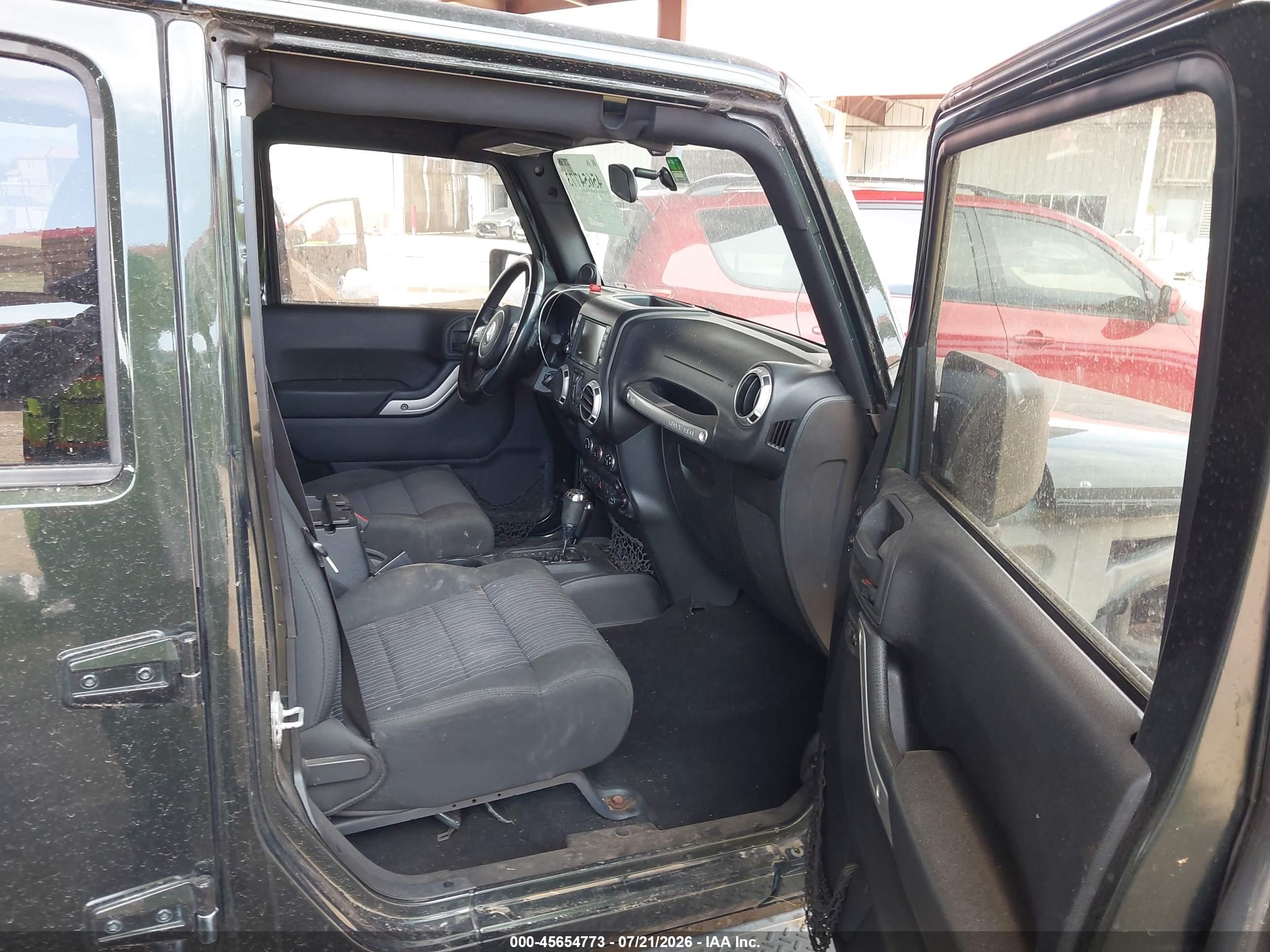 2011 Jeep Wrangler Unlimited Sahara Зеленый vin: 1J4HA5H1XBL543877