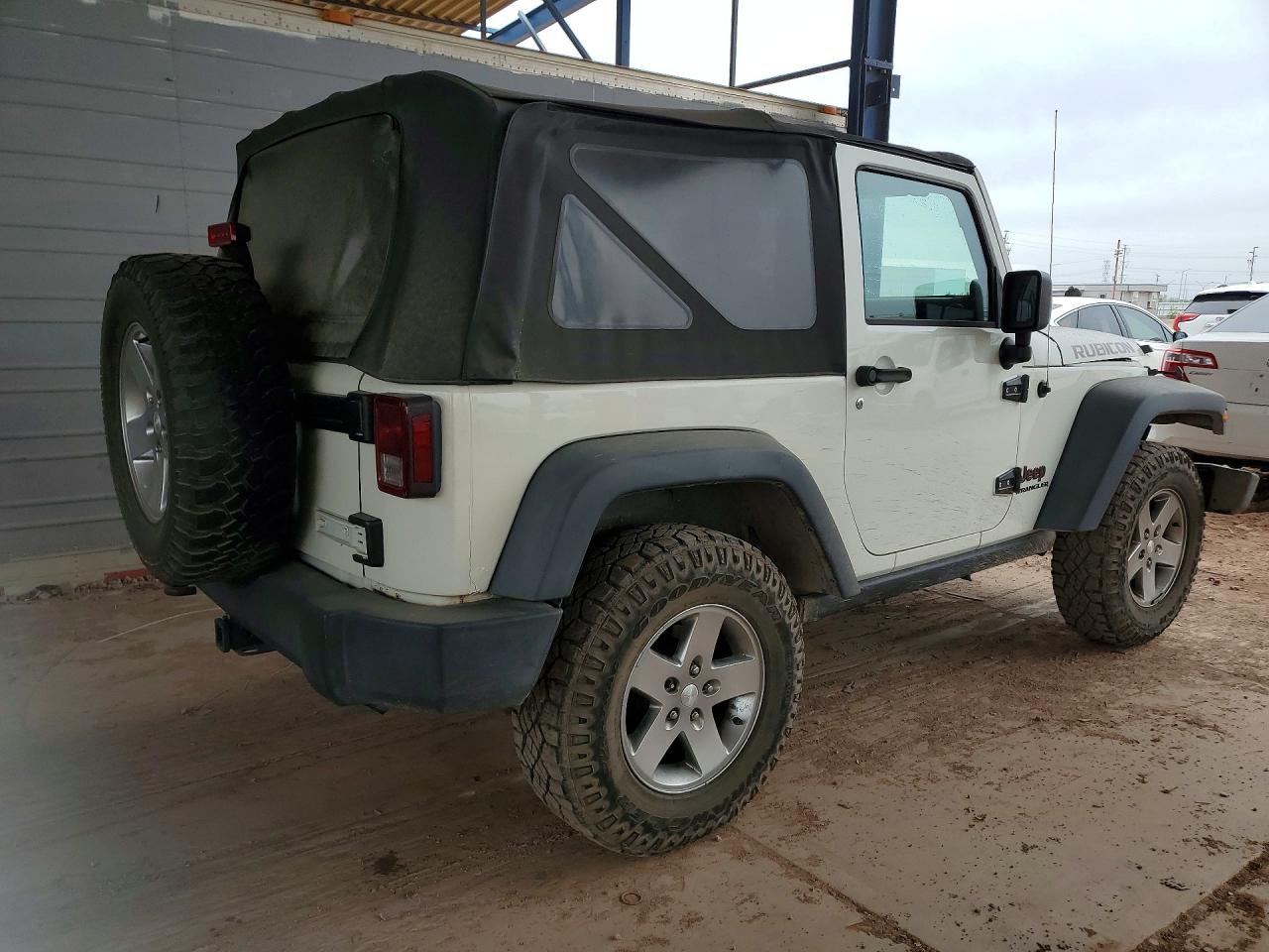 2010 Jeep Wrangler Rubicon White vin: 1J4HA6D10AL213966