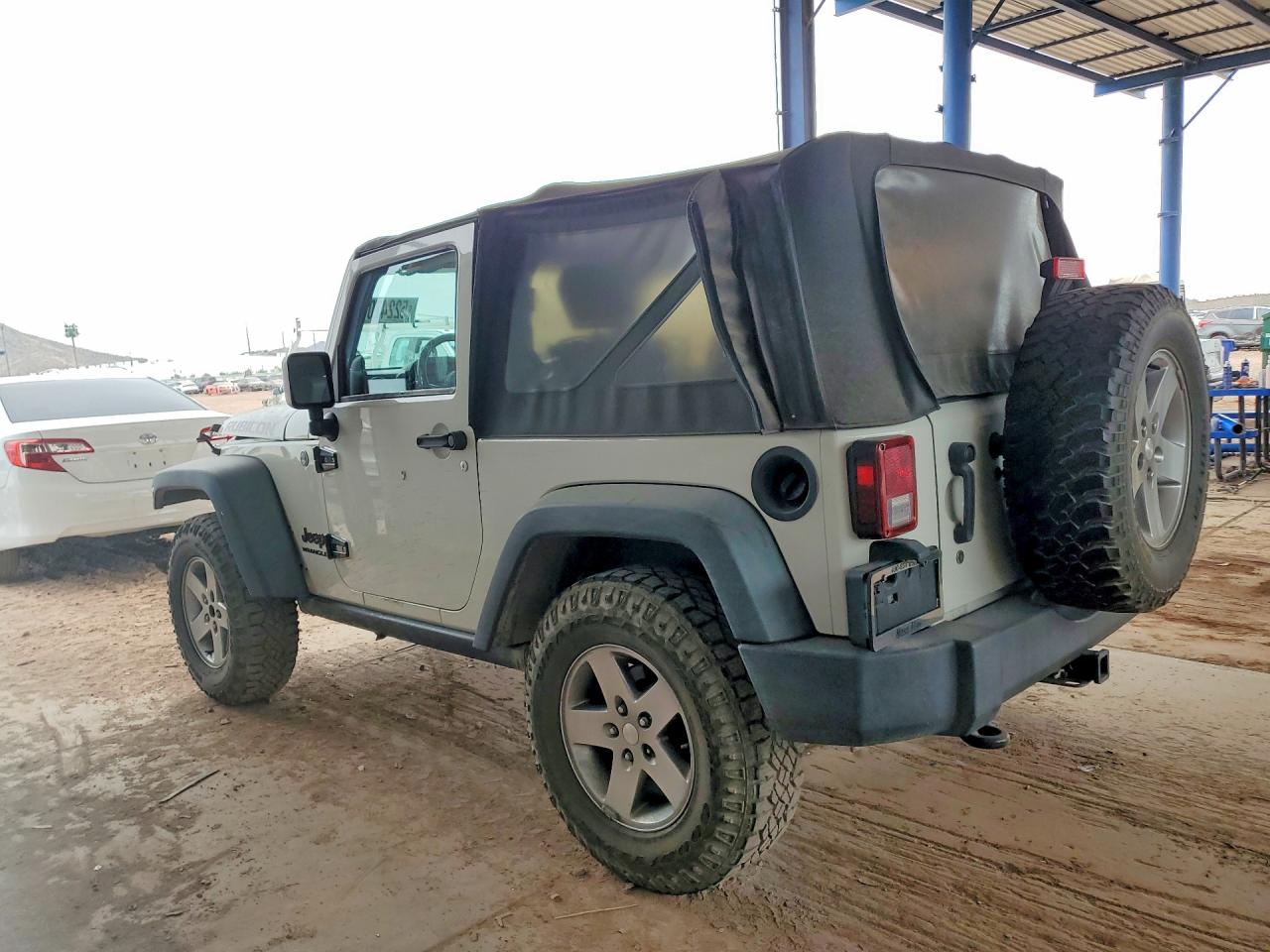 2010 Jeep Wrangler Rubicon White vin: 1J4HA6D10AL213966