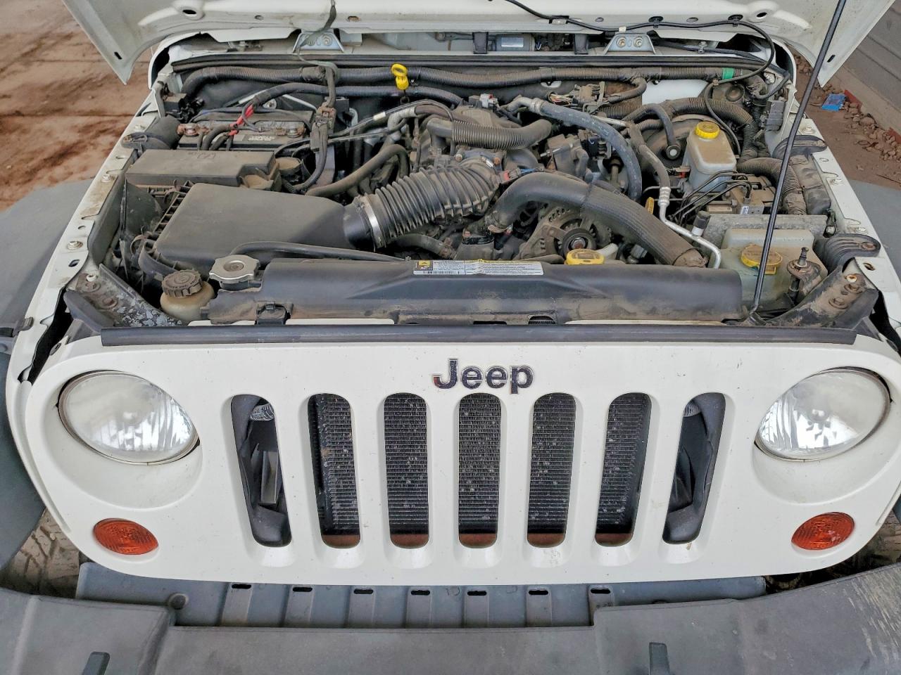 2010 Jeep Wrangler Rubicon White vin: 1J4HA6D10AL213966