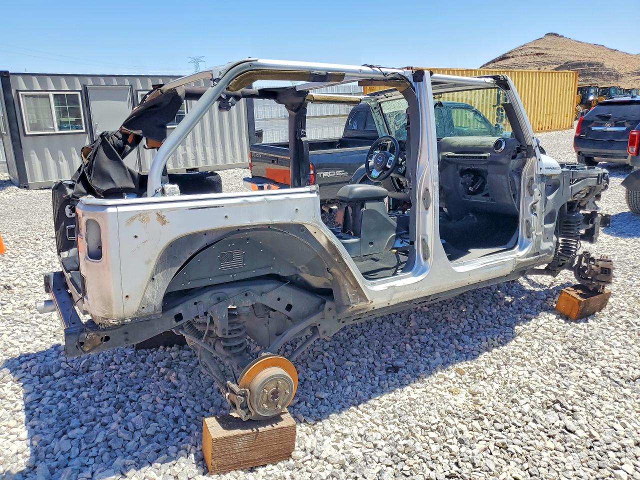 2011 Jeep Wrangler Unlimited Rubicon Silver vin: 1J4HA6H10BL526897