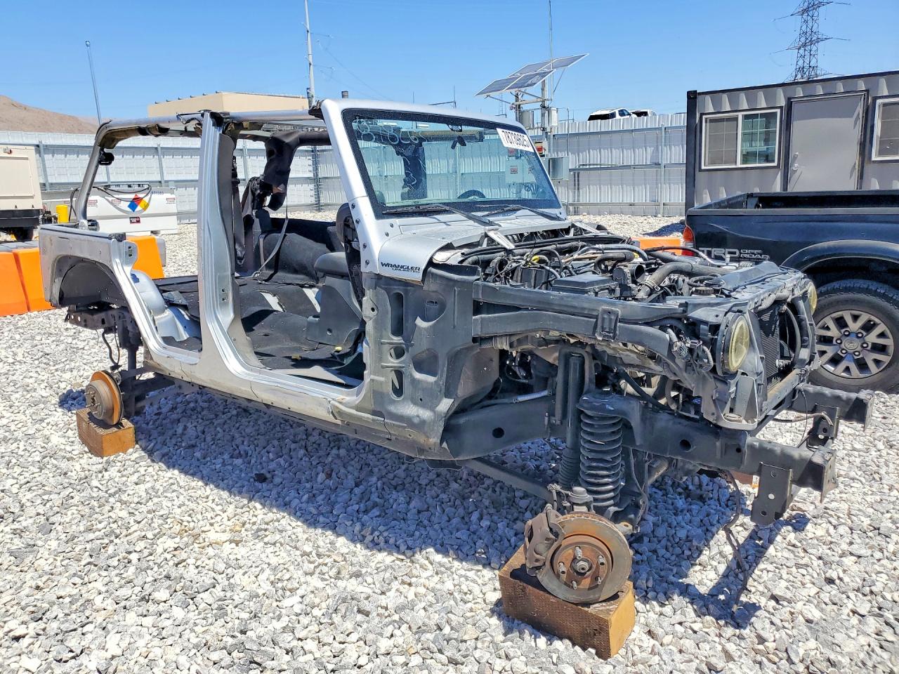 2011 Jeep Wrangler Unlimited Rubicon Silver vin: 1J4HA6H10BL526897