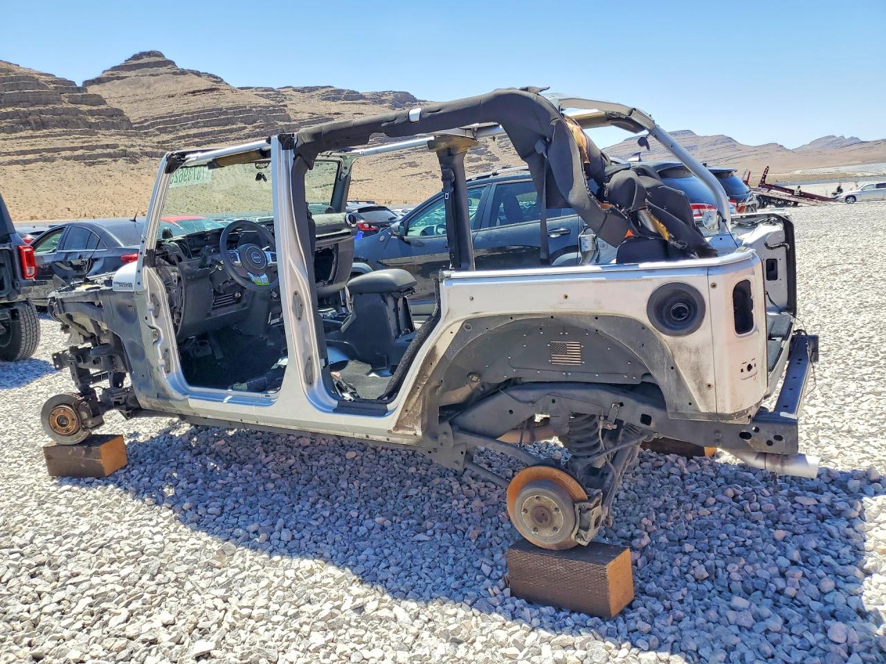 2011 Jeep Wrangler Unlimited Rubicon Silver vin: 1J4HA6H10BL526897