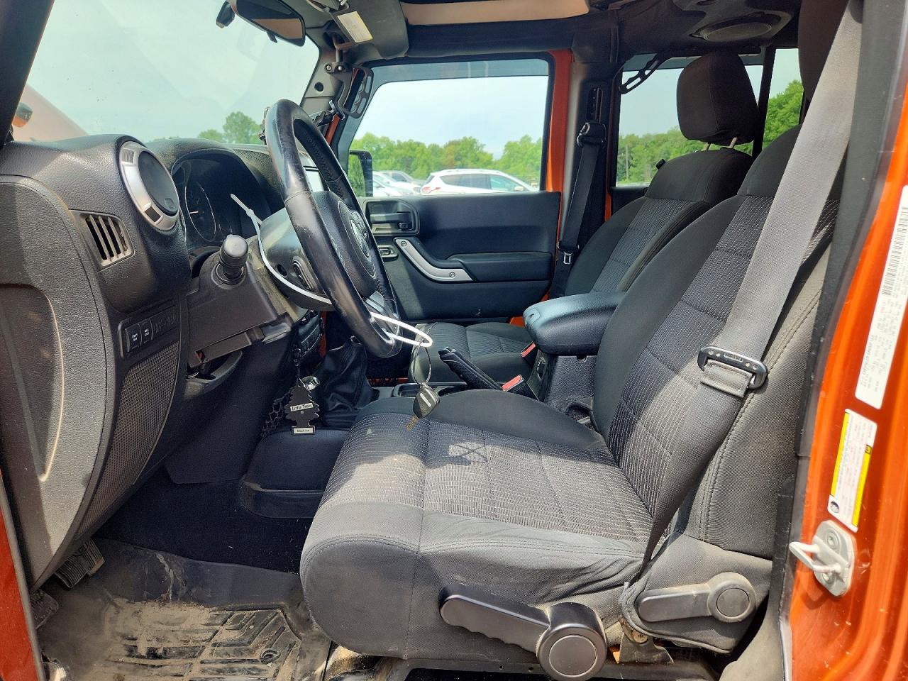 2011 Jeep Wrangler Unlimited Rubicon Orange vin: 1J4HA6H11BL641539